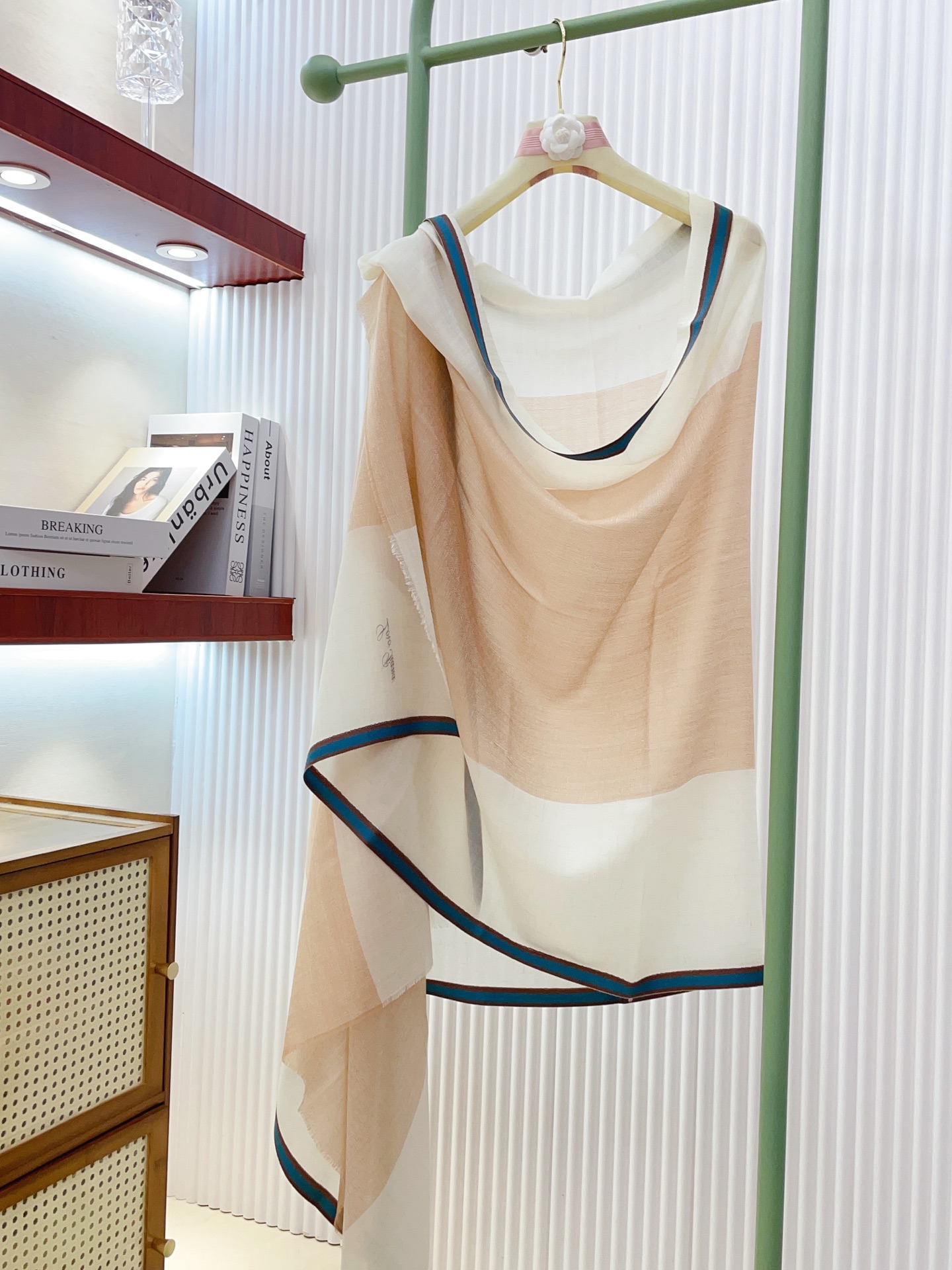 ✨✨【LP纯色彩条边长巾】‼️♨️高尖端产物⚠️重磅呈现 ，绝无仅有 史无前例 100%纯山羊绒 手感好