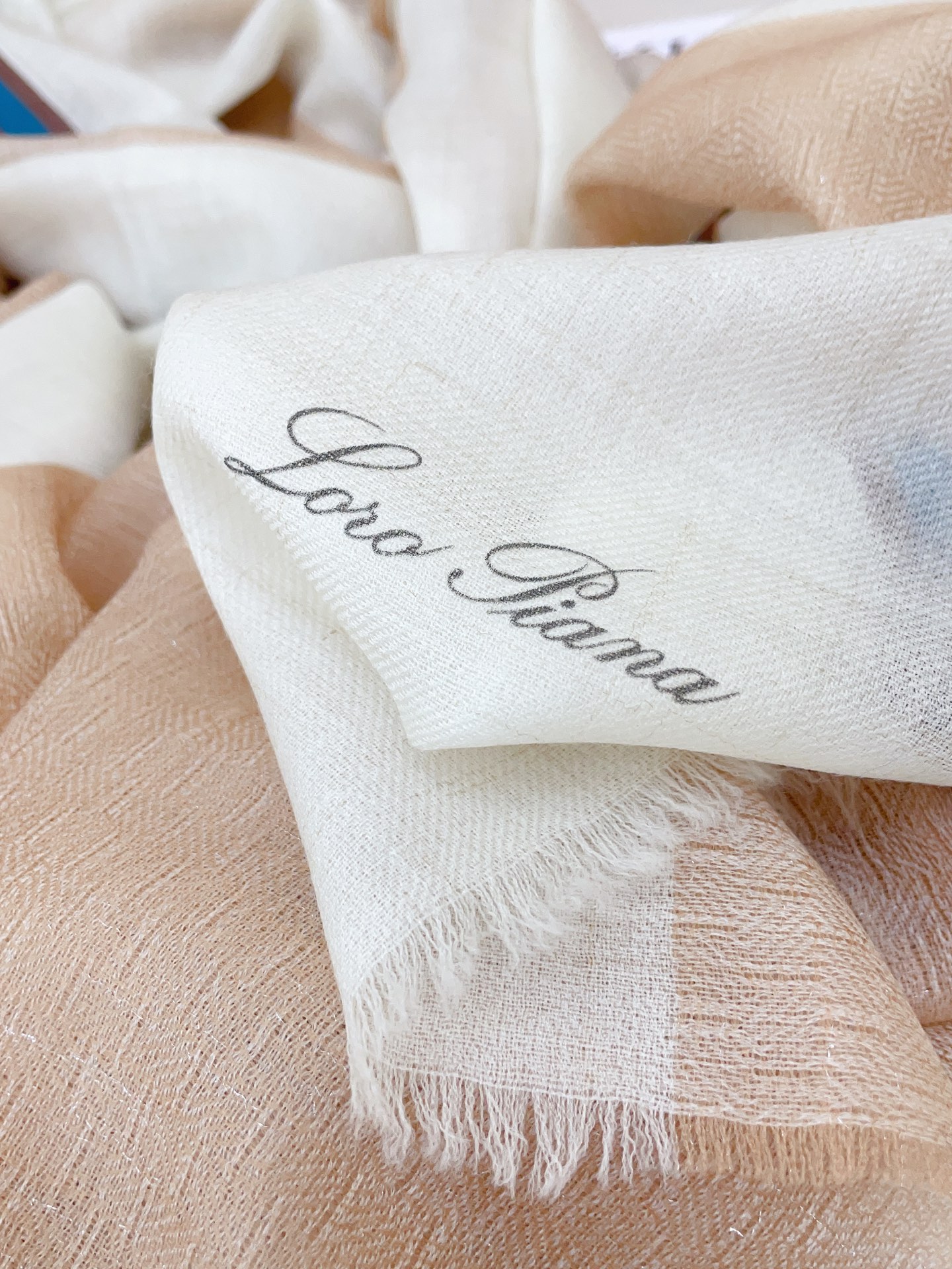 ✨✨【LP纯色彩条边长巾】‼️♨️高尖端产物⚠️重磅呈现 ，绝无仅有 史无前例 100%纯山羊绒 手感好