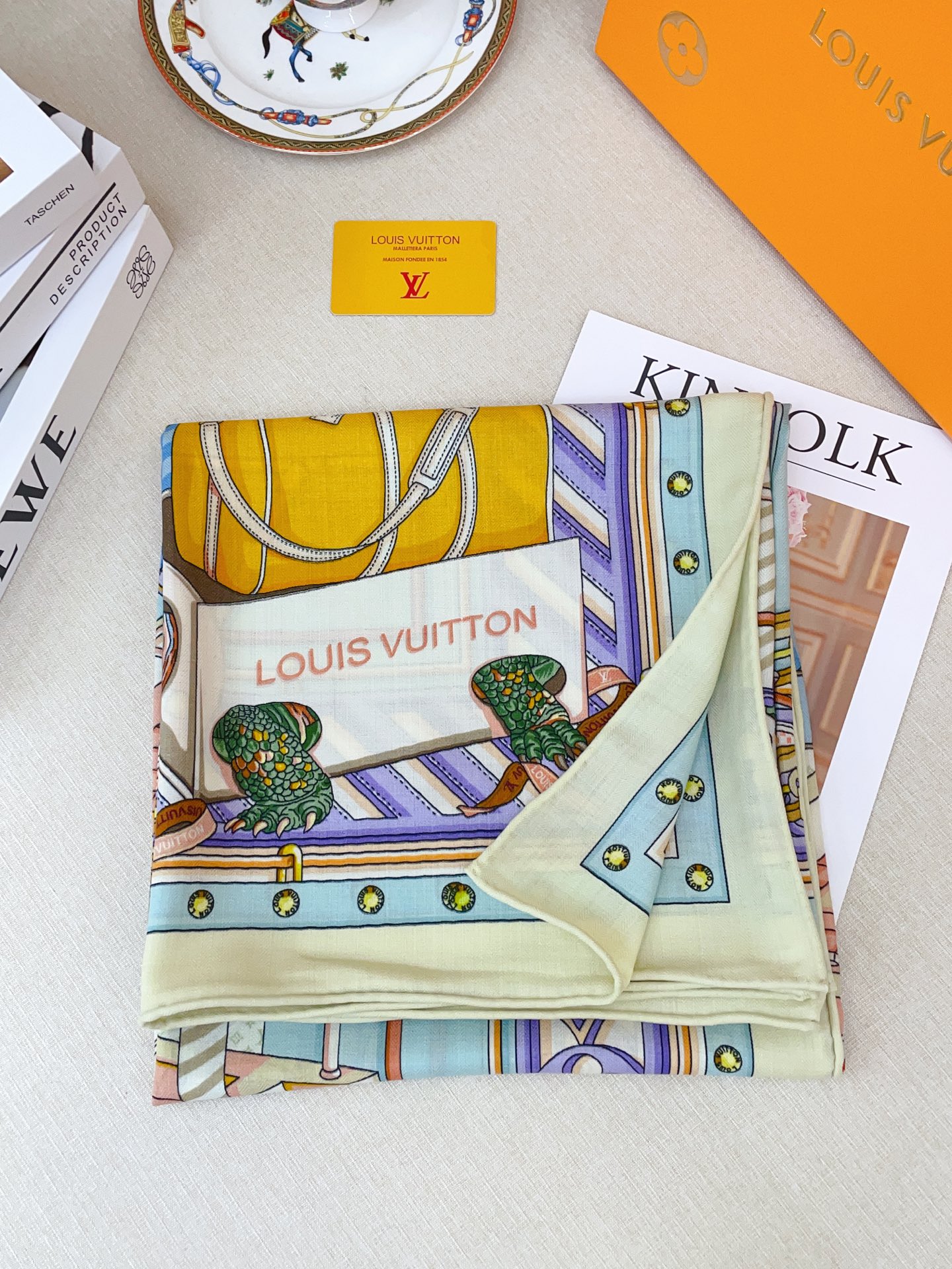 ✨✨【双面同色 丝毛款】L家羊绒新款 买了都说好看‼️推荐💕双面同色羊绒方巾‼️驴家ZG爆款🎁💟立体呈现