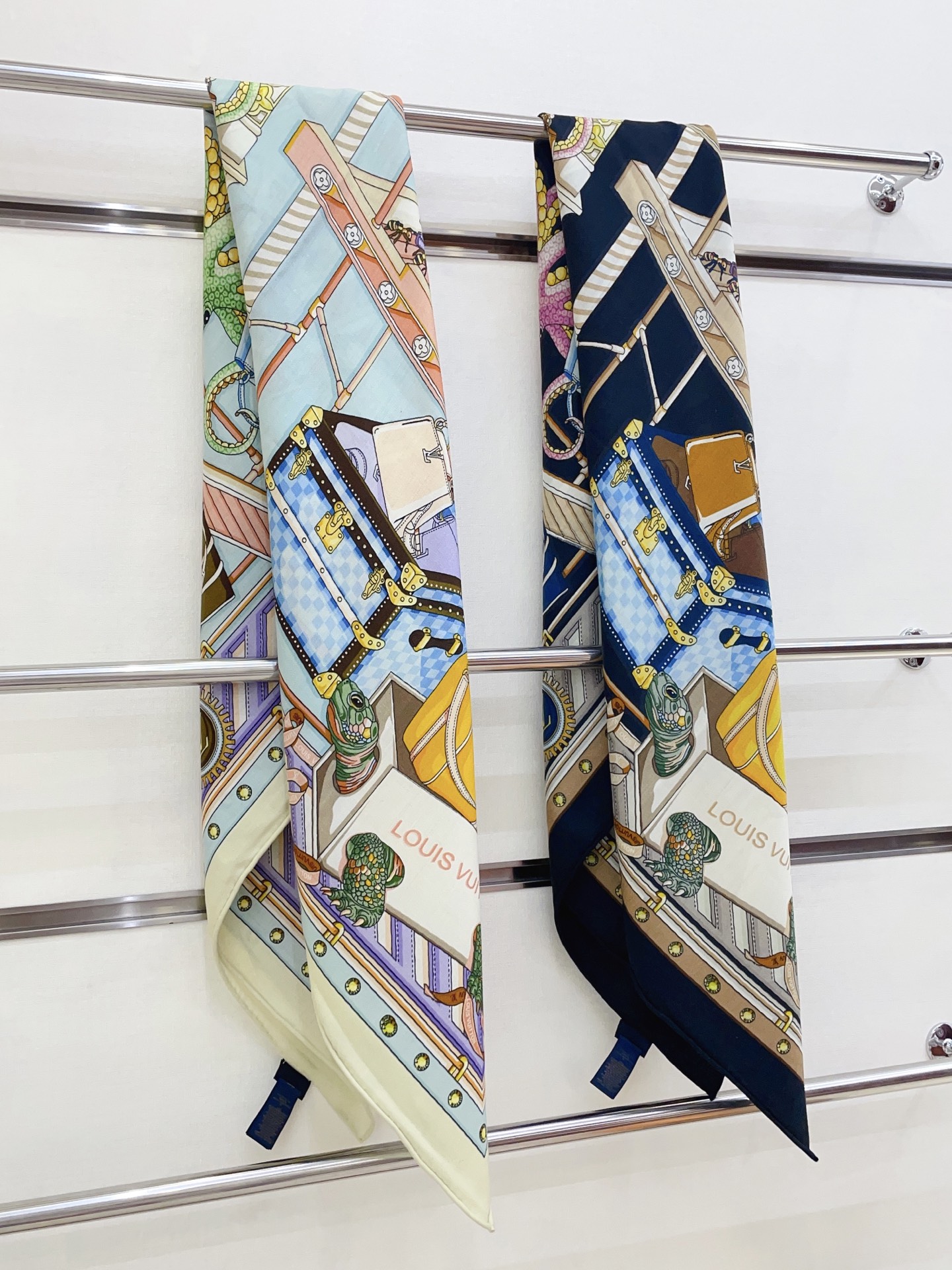 ✨✨【双面同色 丝毛款】L家羊绒新款 买了都说好看‼️推荐💕双面同色羊绒方巾‼️驴家ZG爆款🎁💟立体呈现