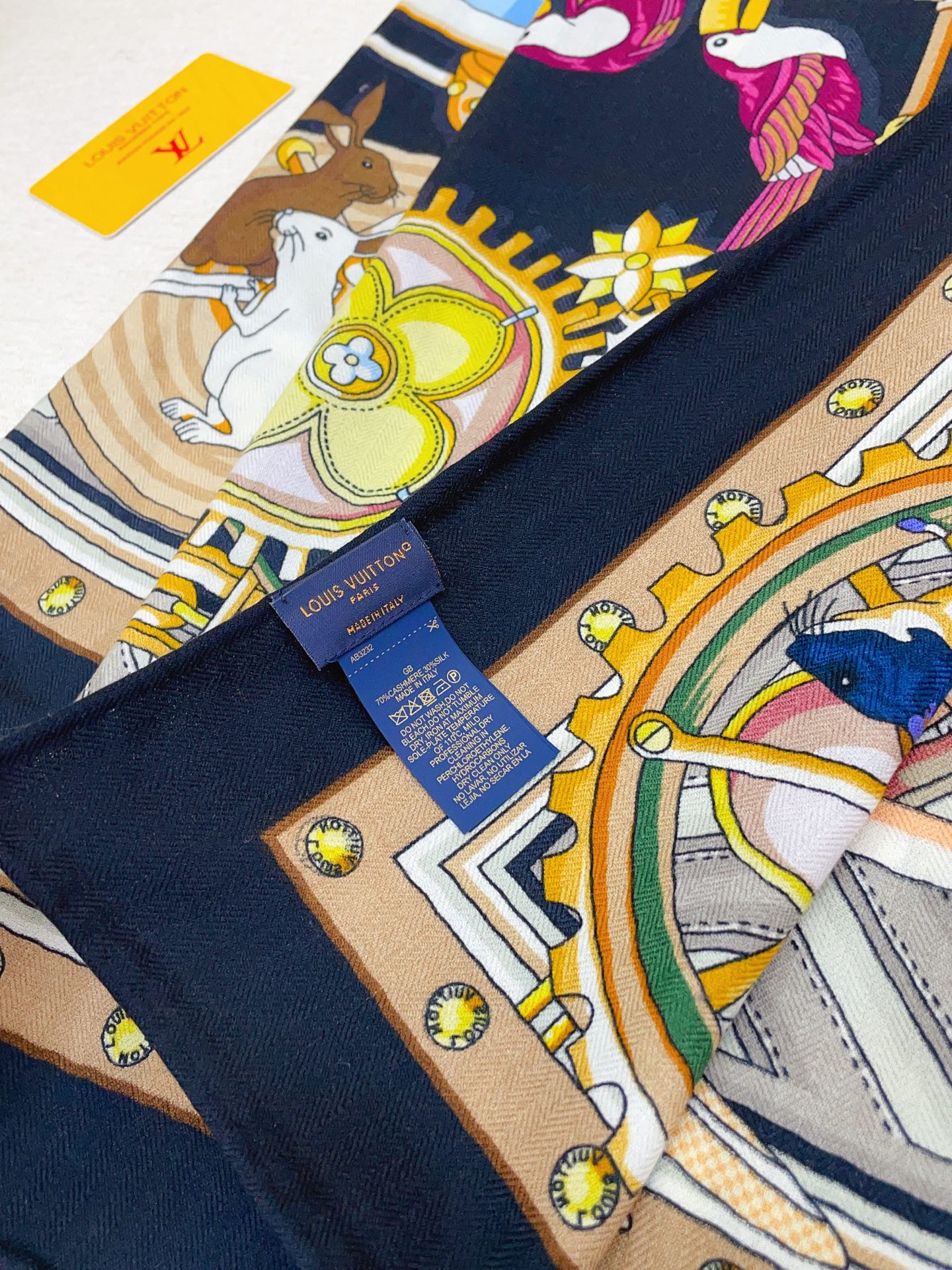 ✨✨【双面同色 丝毛款】L家羊绒新款 买了都说好看‼️推荐💕双面同色羊绒方巾‼️驴家ZG爆款🎁💟立体呈现