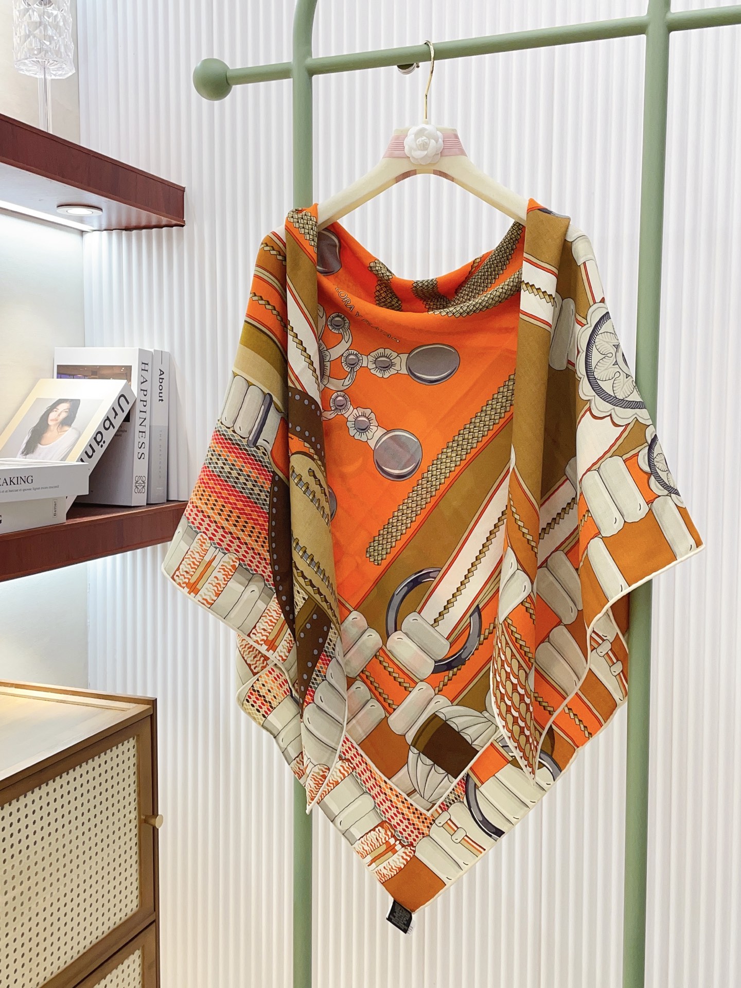 ✨✨【双面同色 丝毛款】H家羊绒新款 买了都说好看‼️推荐💕【银花集 140】羊绒方巾‼️H家ZG爆款🎁