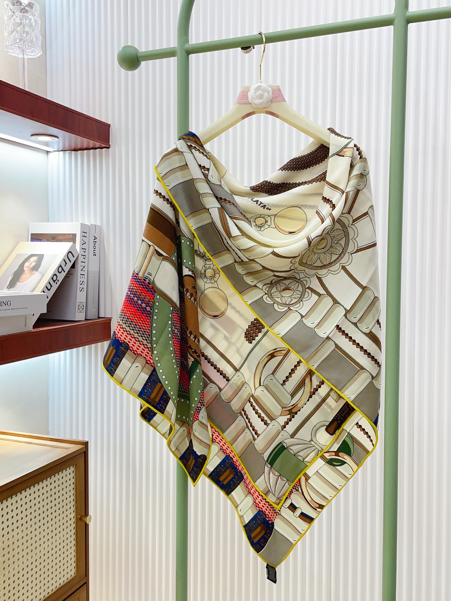 ✨✨【双面同色 丝毛款】H家羊绒新款 买了都说好看‼️推荐💕【银花集 140】羊绒方巾‼️H家ZG爆款🎁