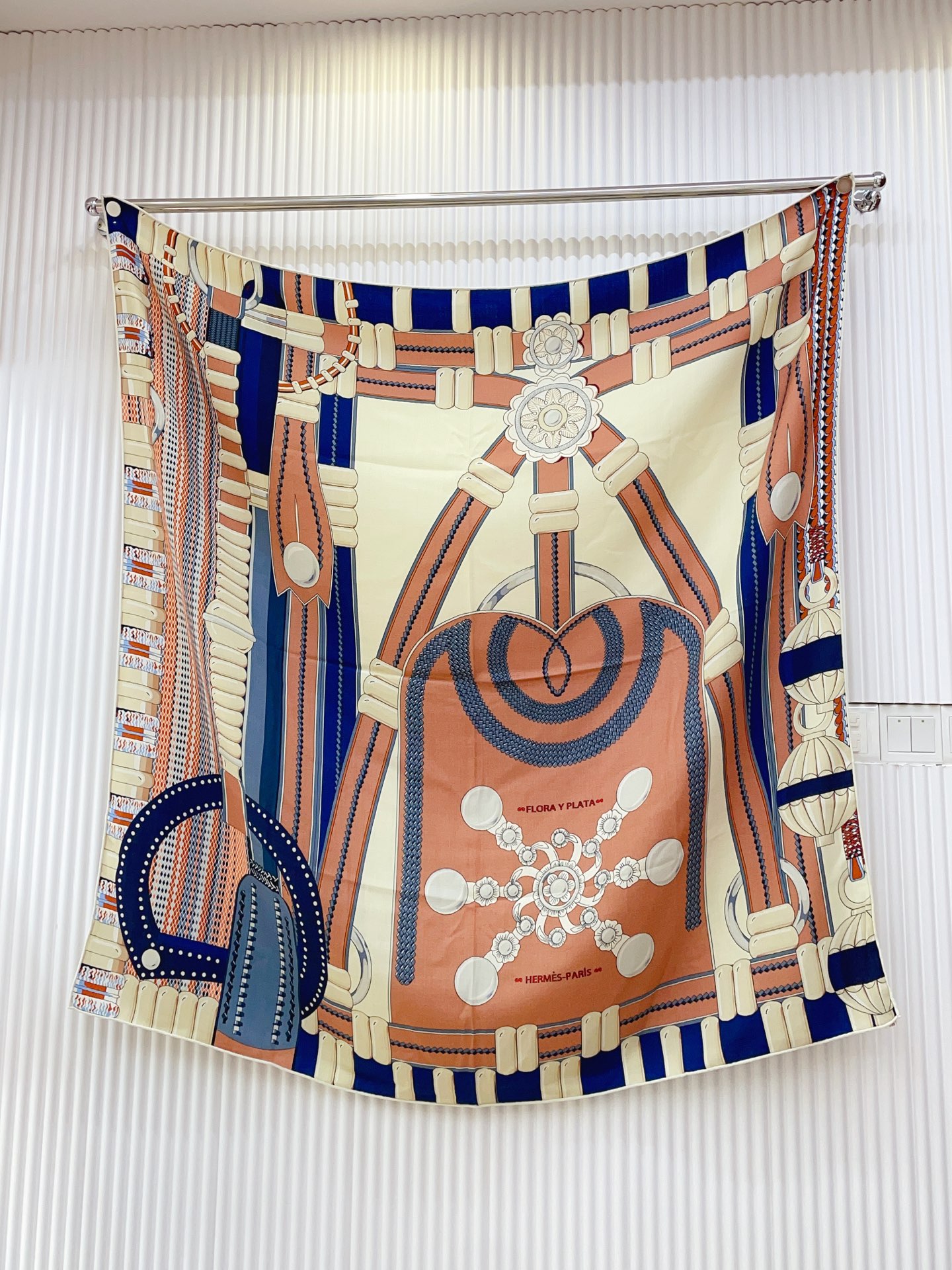 ✨✨【双面同色 丝毛款】H家羊绒新款 买了都说好看‼️推荐💕【银花集 140】羊绒方巾‼️H家ZG爆款🎁