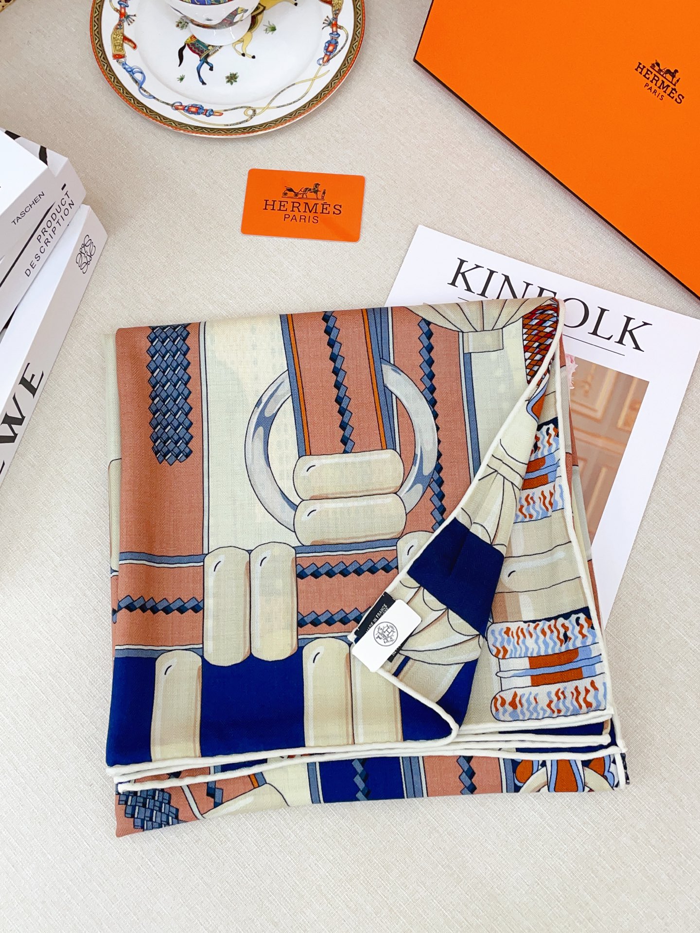 ✨✨【双面同色 丝毛款】H家羊绒新款 买了都说好看‼️推荐💕【银花集 140】羊绒方巾‼️H家ZG爆款🎁