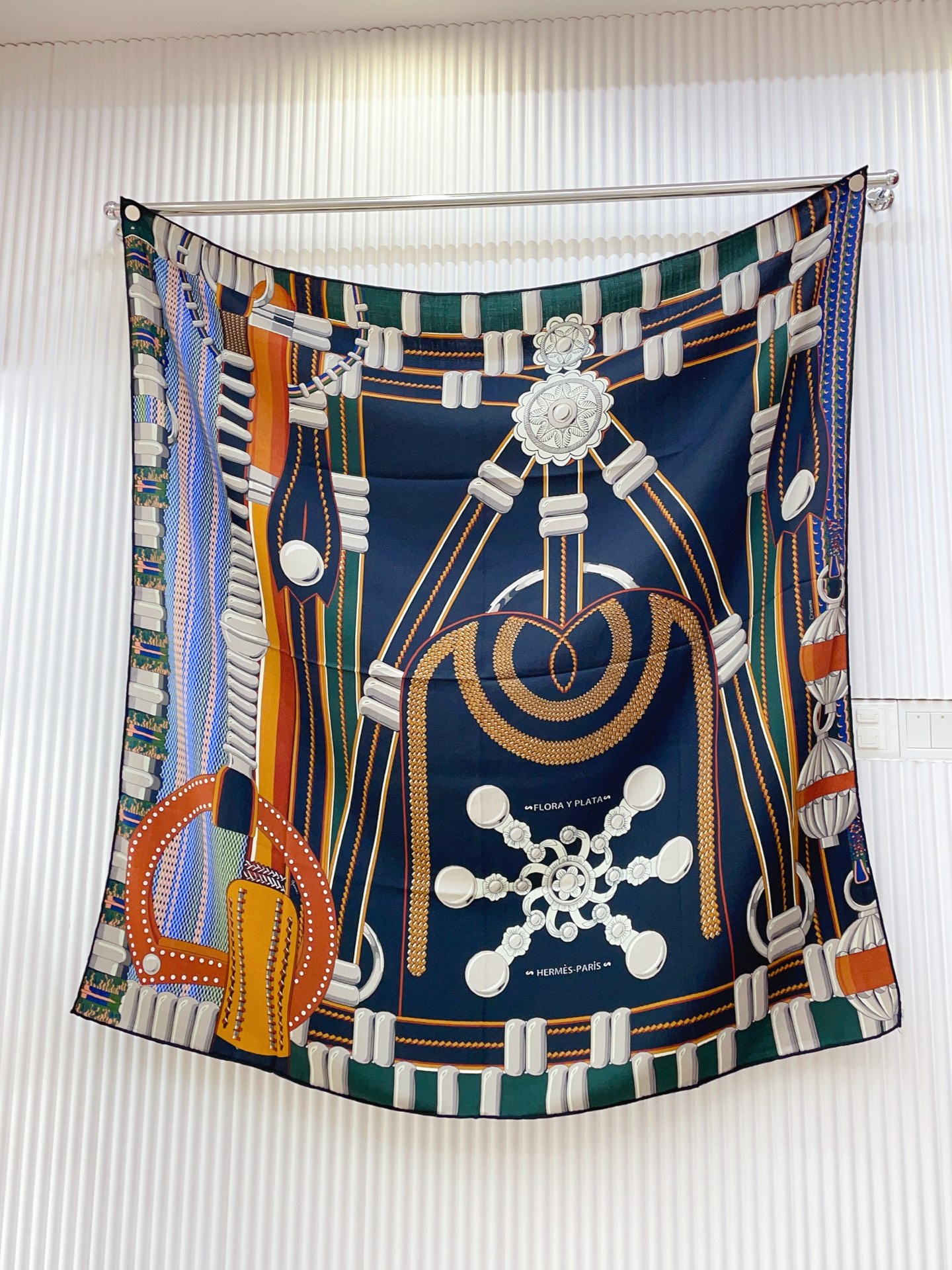 ✨✨【双面同色 丝毛款】H家羊绒新款 买了都说好看‼️推荐💕【银花集 140】羊绒方巾‼️H家ZG爆款🎁