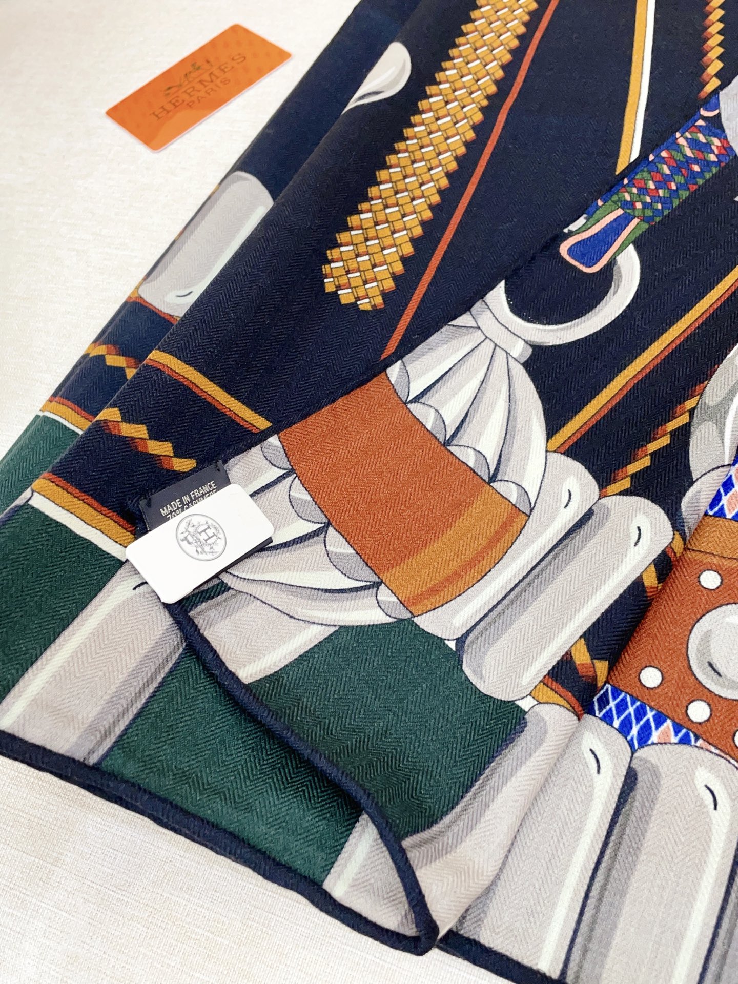 ✨✨【双面同色 丝毛款】H家羊绒新款 买了都说好看‼️推荐💕【银花集 140】羊绒方巾‼️H家ZG爆款🎁