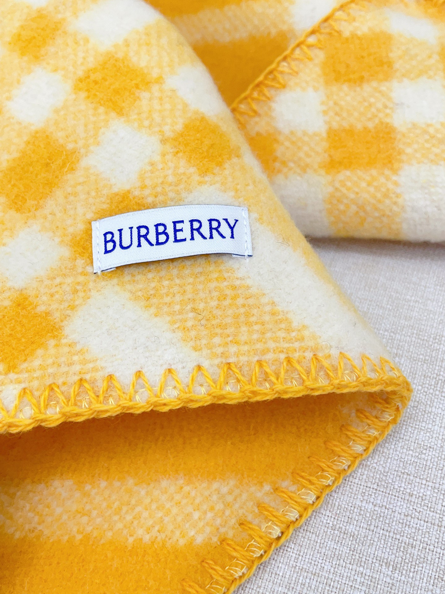 ✨✨【对版标签】低调的奢侈感❗️极品柔美精英高手级别的时髦感围巾❗️这款Burberry羊绒羊毛混纺围巾