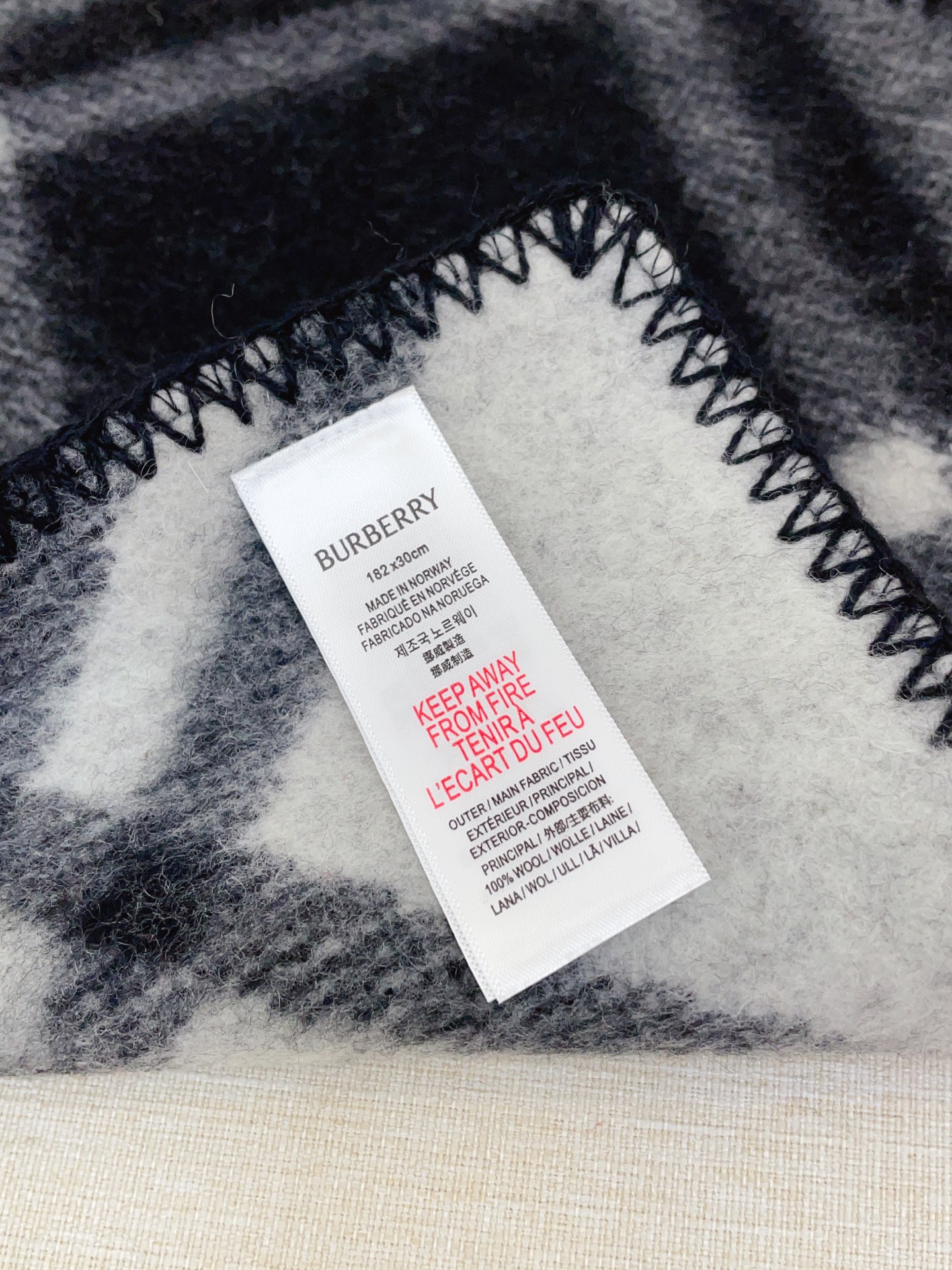 ✨✨【对版标签】低调的奢侈感❗️极品柔美精英高手级别的时髦感围巾❗️这款Burberry羊绒羊毛混纺围巾