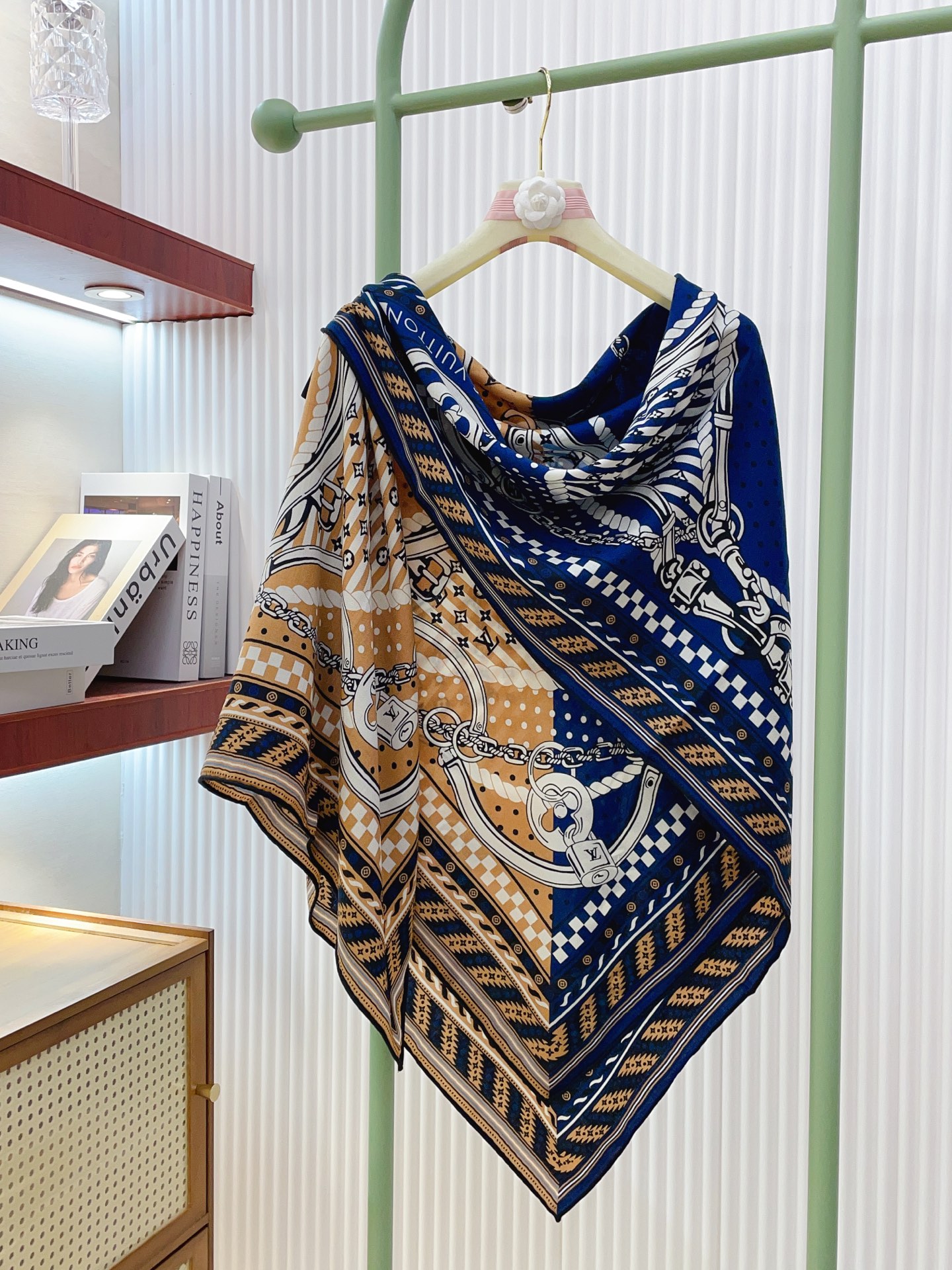 ✨✨【双面同色 丝毛款】L家羊绒新款 买了都说好看‼️推荐💕双面同色羊绒方巾‼️驴家ZG爆款🎁💟立体呈现