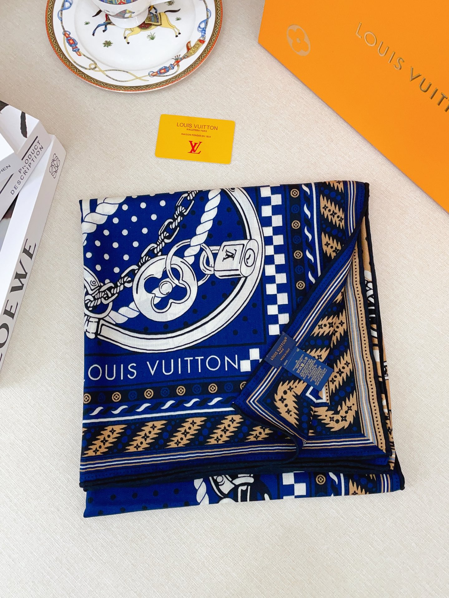 ✨✨【双面同色 丝毛款】L家羊绒新款 买了都说好看‼️推荐💕双面同色羊绒方巾‼️驴家ZG爆款🎁💟立体呈现