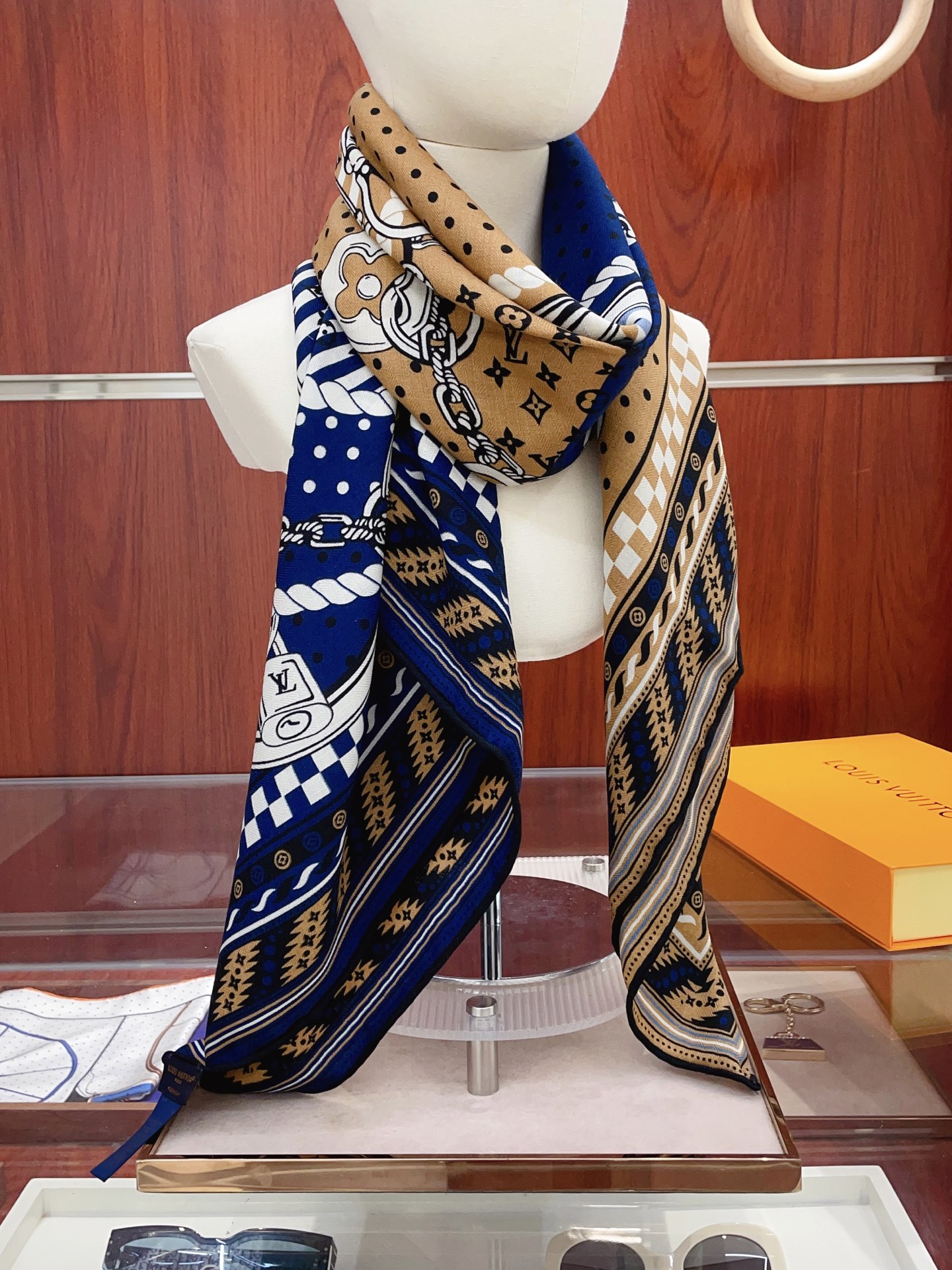 ✨✨【双面同色 丝毛款】L家羊绒新款 买了都说好看‼️推荐💕双面同色羊绒方巾‼️驴家ZG爆款🎁💟立体呈现