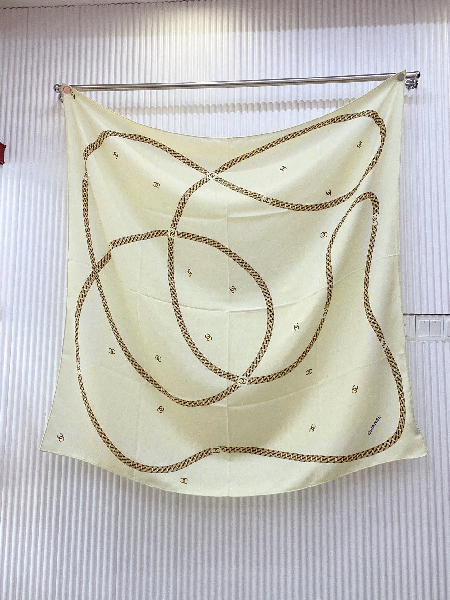 ✨✨【双面同色 丝毛款】小香 羊绒方巾‼️抢‼️VIP推荐 ‼️👍下手一定要快【高端 大爱 ‼️纯羊绒 