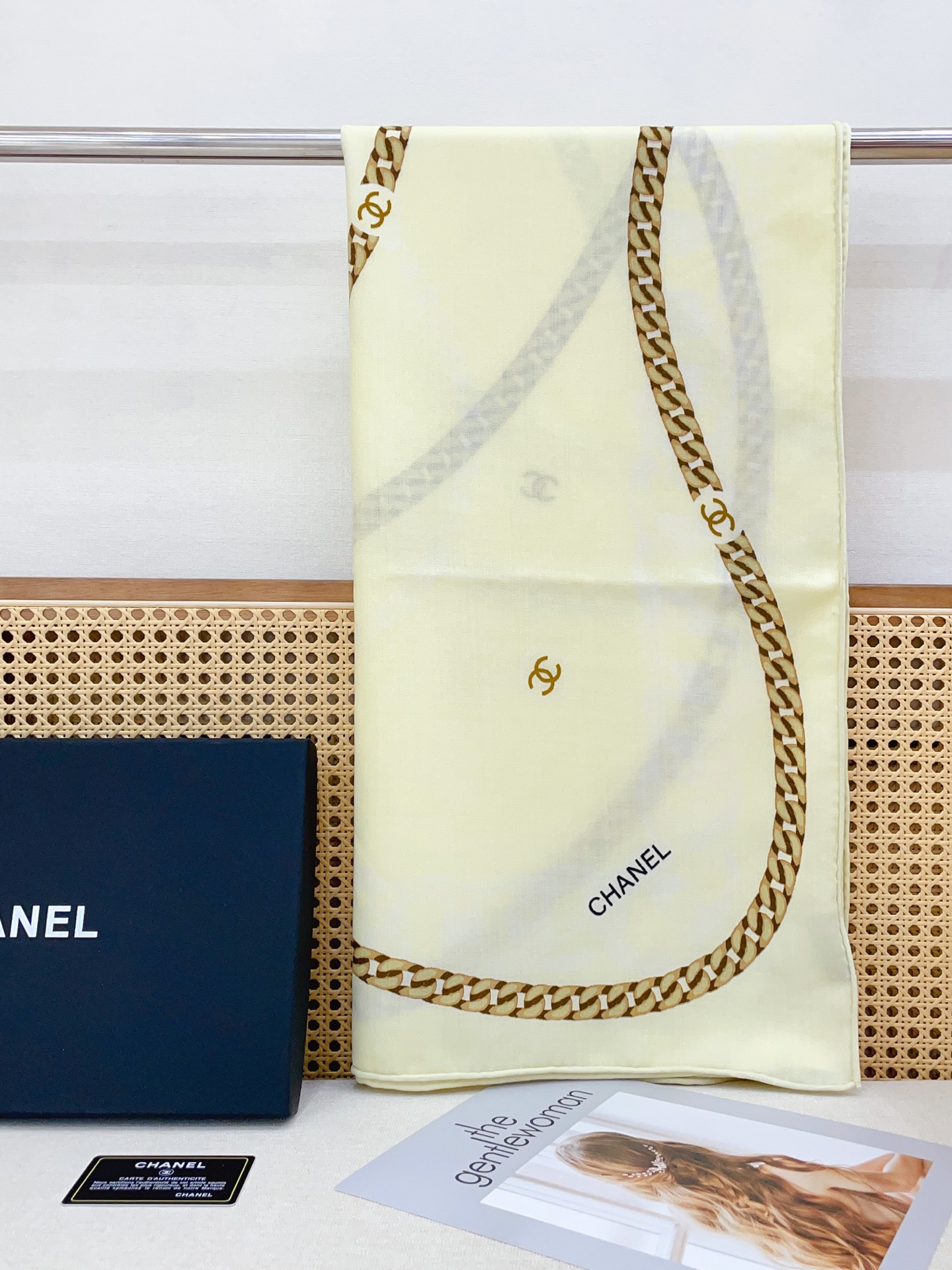 ✨✨【双面同色 丝毛款】小香 羊绒方巾‼️抢‼️VIP推荐 ‼️👍下手一定要快【高端 大爱 ‼️纯羊绒 