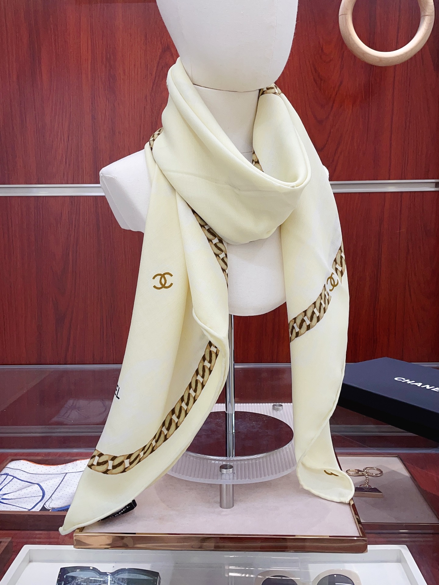 ✨✨【双面同色 丝毛款】小香 羊绒方巾‼️抢‼️VIP推荐 ‼️👍下手一定要快【高端 大爱 ‼️纯羊绒 