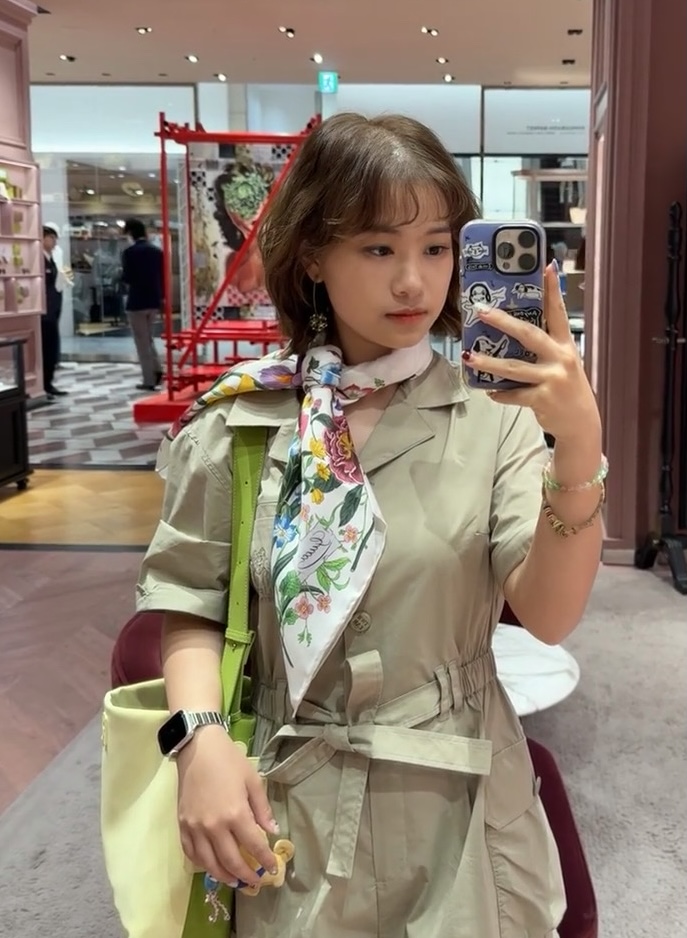 ✨✨【18姆米 双面同色】G家真丝新款🆕👏👏买了都说好看‼️推荐💕真丝方巾，顶级工艺超值‼️专柜爆款🎁💟