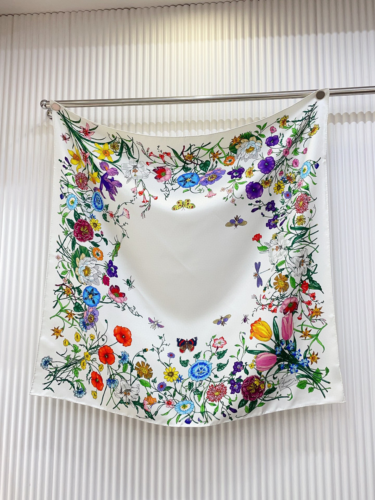 ✨✨【18姆米 双面同色】G家真丝新款🆕👏👏买了都说好看‼️推荐💕真丝方巾，顶级工艺超值‼️专柜爆款🎁💟