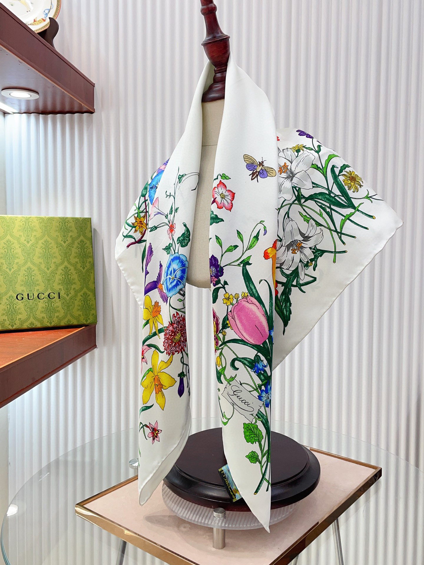 ✨✨【18姆米 双面同色】G家真丝新款🆕👏👏买了都说好看‼️推荐💕真丝方巾，顶级工艺超值‼️专柜爆款🎁💟