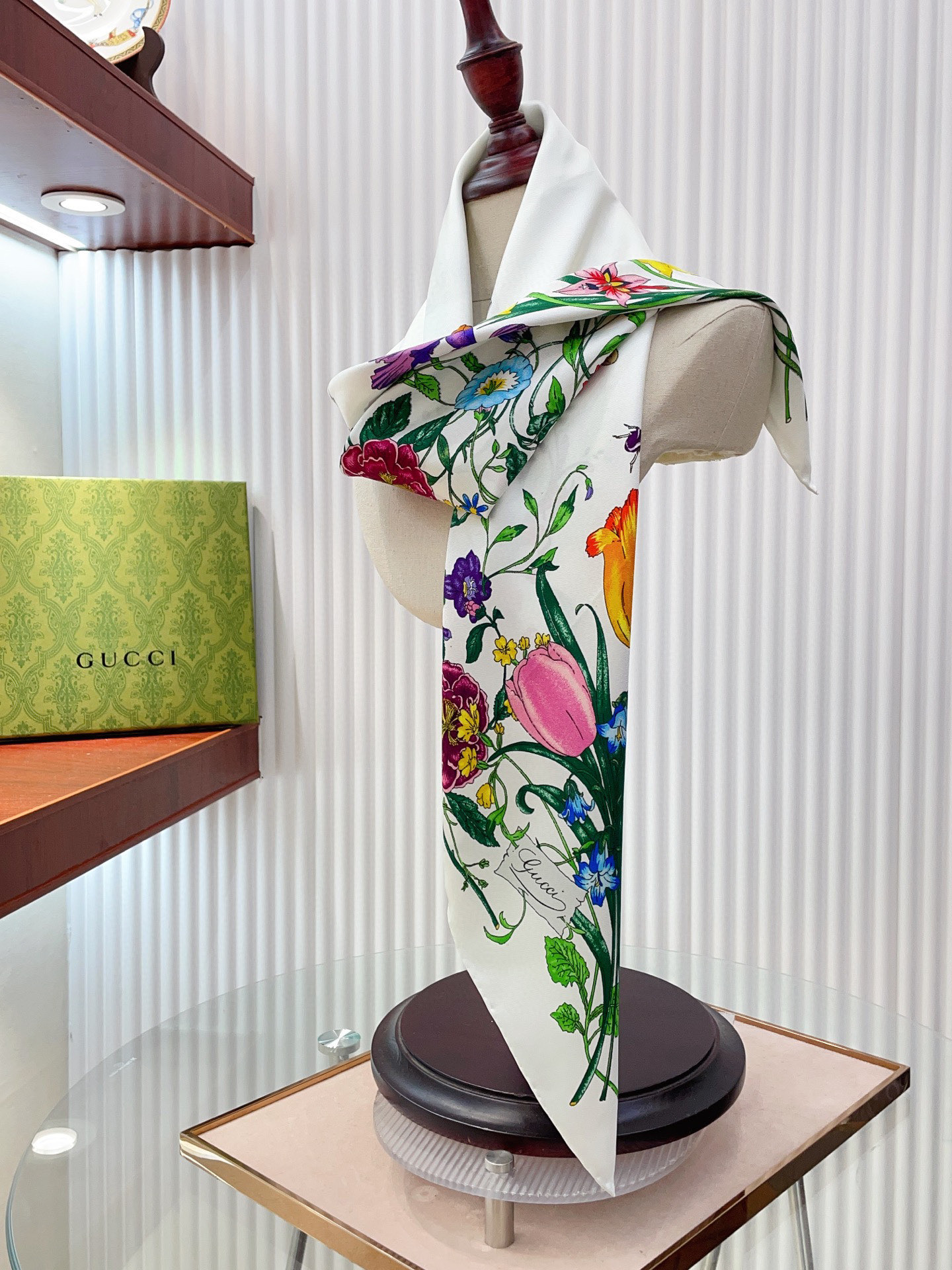 ✨✨【18姆米 双面同色】G家真丝新款🆕👏👏买了都说好看‼️推荐💕真丝方巾，顶级工艺超值‼️专柜爆款🎁💟