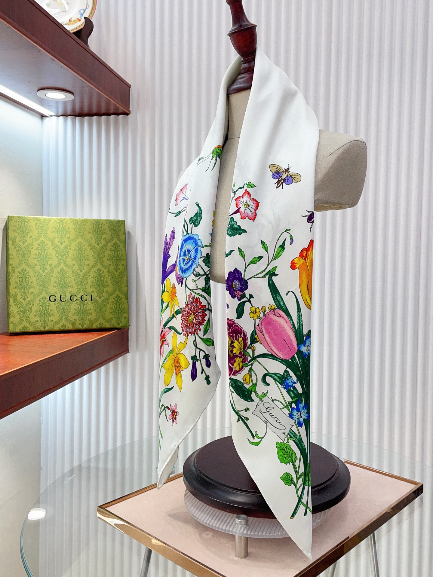 ✨✨【18姆米 双面同色】G家真丝新款🆕👏👏买了都说好看‼️推荐💕真丝方巾，顶级工艺超值‼️专柜爆款🎁💟