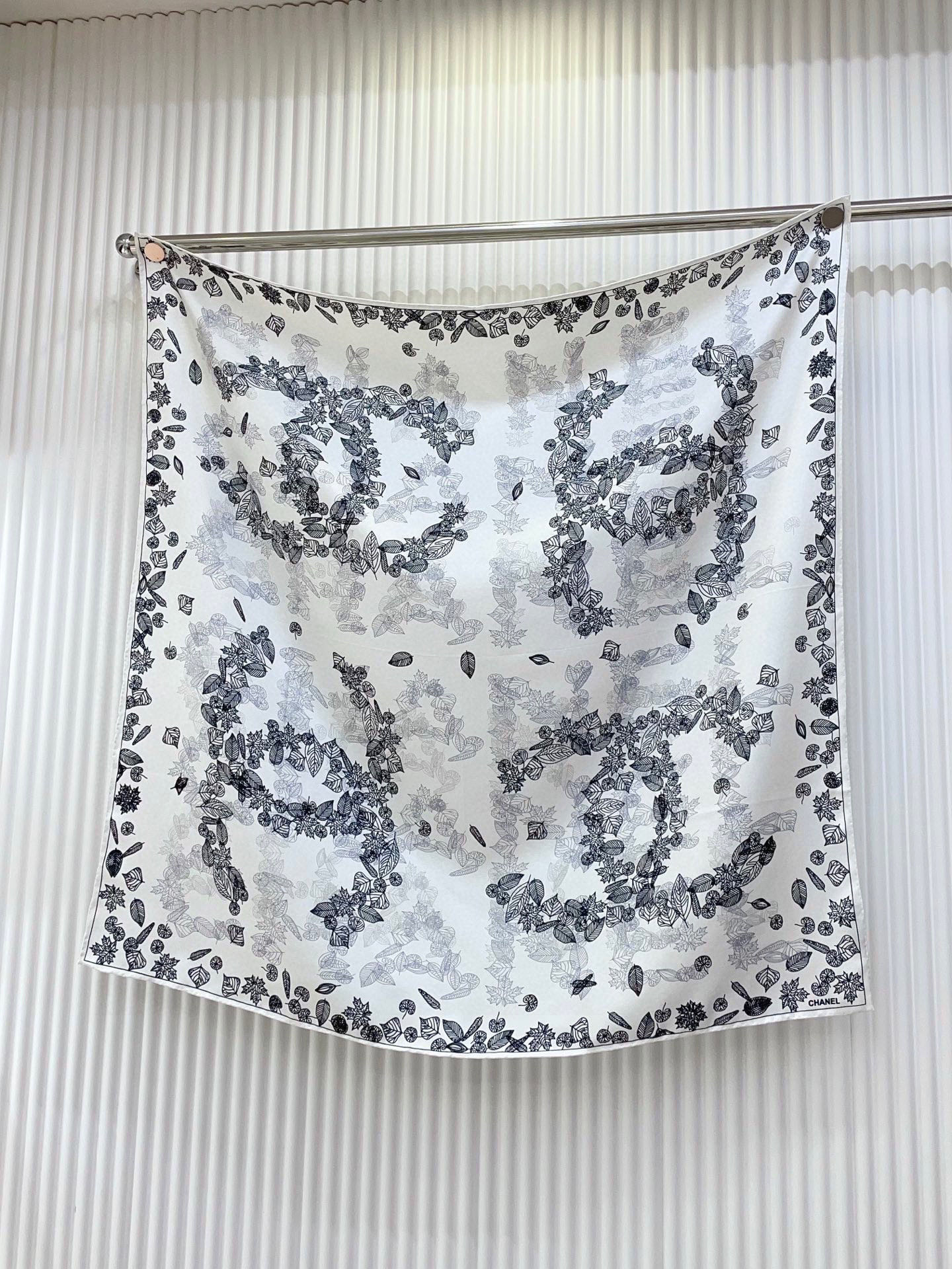 ✨✨【18姆米 双面同色】新款小香【碎花组合】‼️美翻了[流泪]御用殿堂级极品‼️经典元素图案设计风格❗