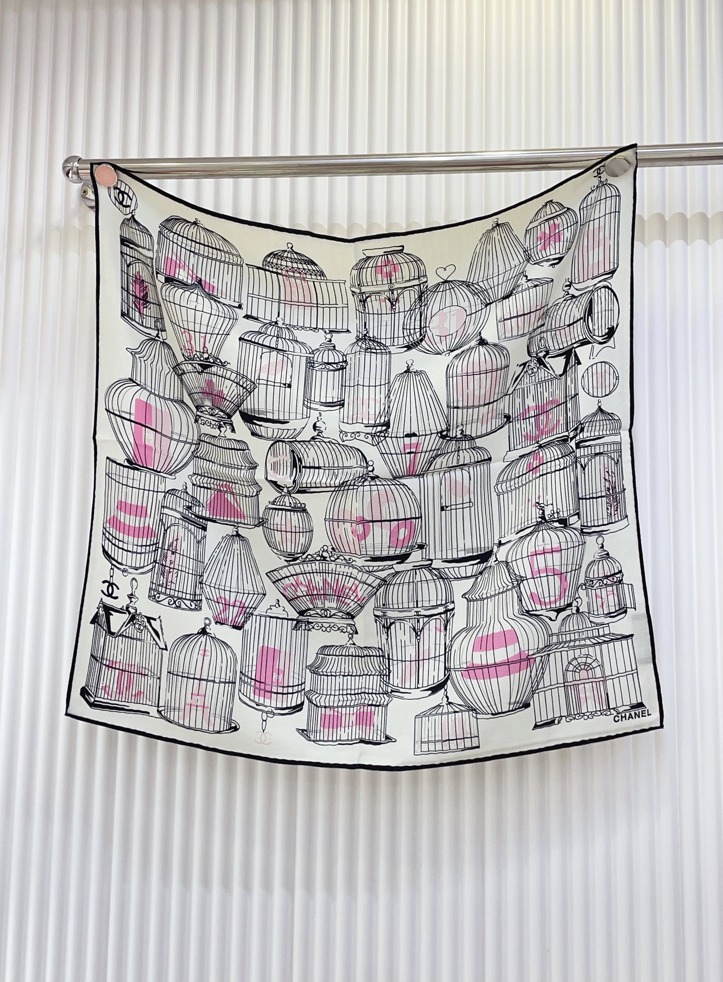 ✨✨【丝毛款 双面同色】新品小香家【小方巾】秋冬丝毛款 随意切换造型 ,小巧又不失优雅的款式 60*60