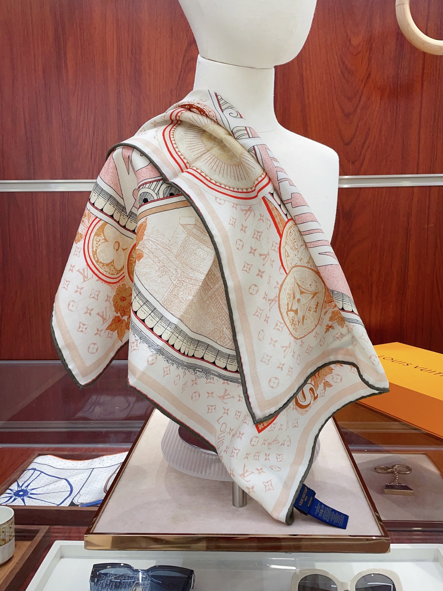 ✨✨【丝毛款 双面同色】新品 L家【小方巾】秋冬丝毛款 随意切换造型 ,小巧又不失优雅的款式 60*60