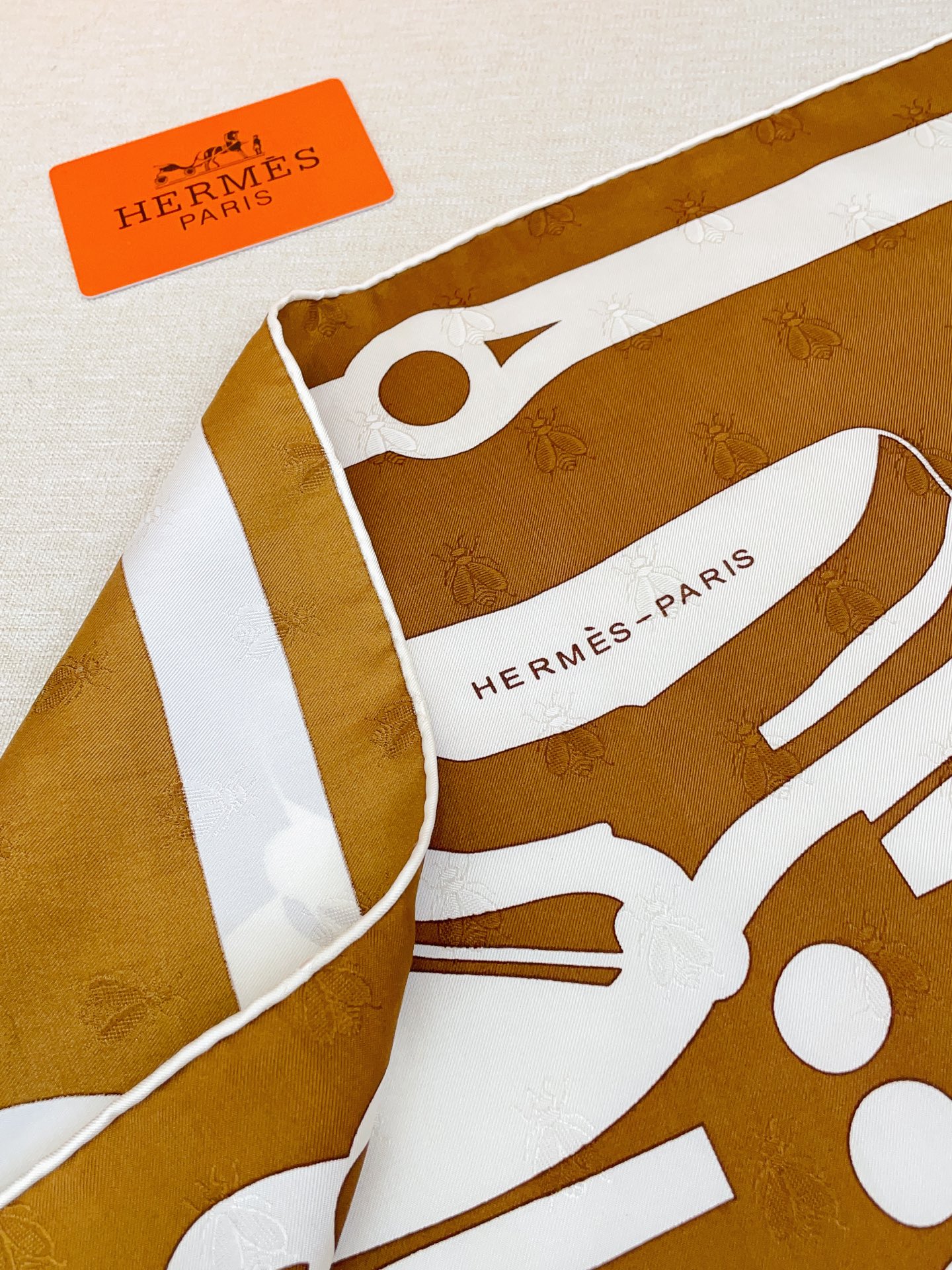 ✨✨【暗纹提花 双面同色】H**S真丝新款🆕👏👏买了都说好看‼️推荐💕【勃兰登堡 90】真丝方巾，顶级工