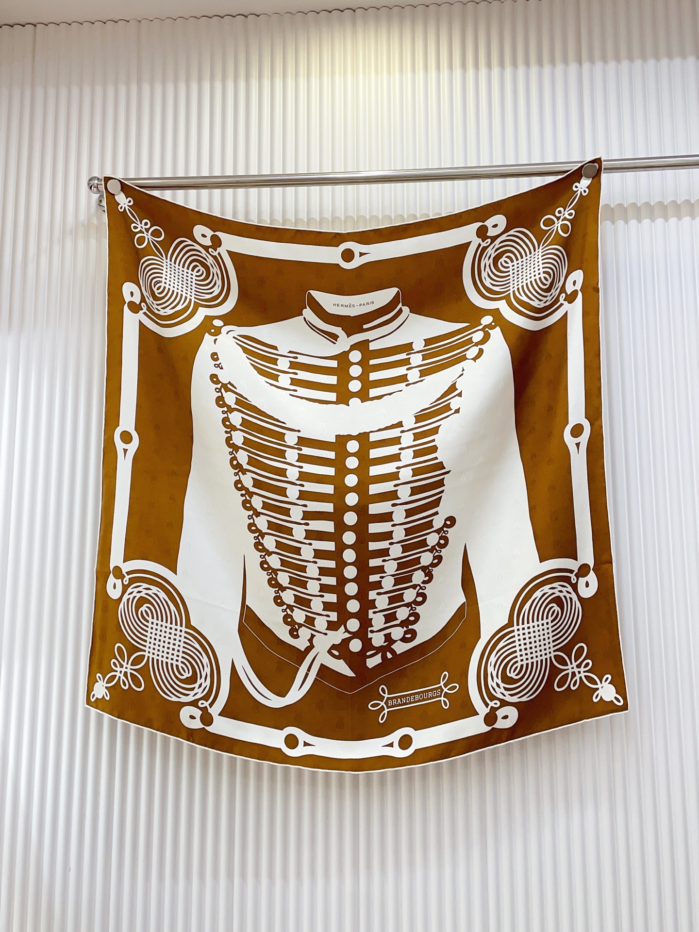 ✨✨【暗纹提花 双面同色】H**S真丝新款🆕👏👏买了都说好看‼️推荐💕【勃兰登堡 90】真丝方巾，顶级工