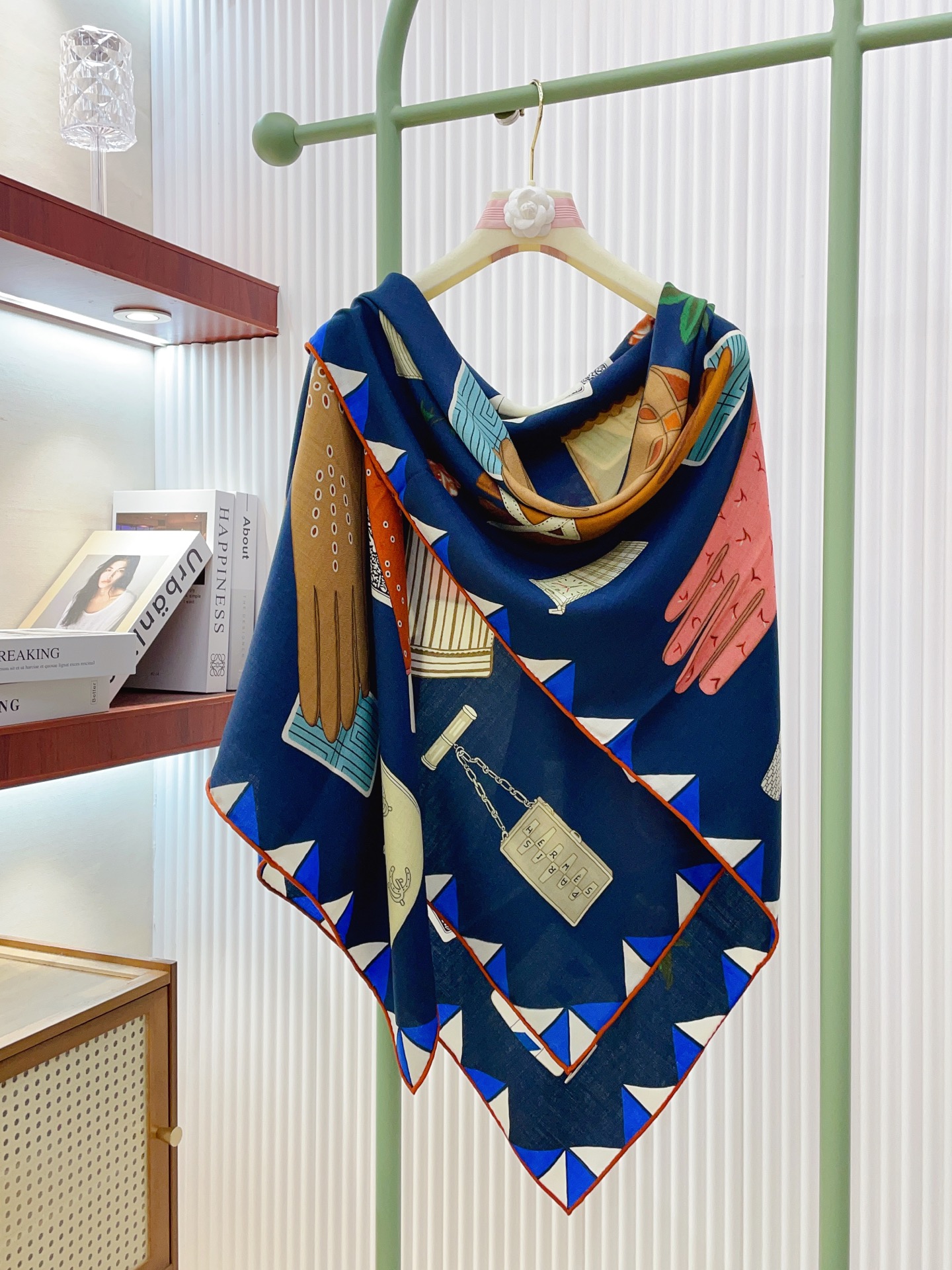 ✨✨【双面同色 丝毛款】H家羊绒新款 买了都说好看‼️推荐💕【手套🧤时光 140】羊绒方巾‼️H家ZG爆