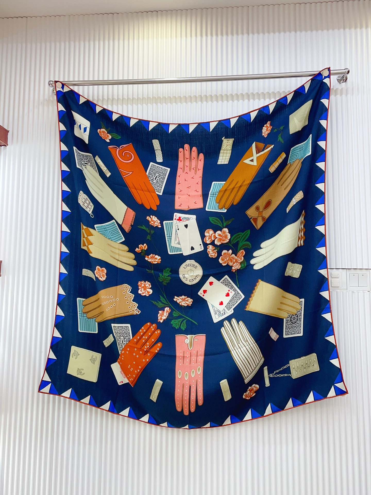 ✨✨【双面同色 丝毛款】H家羊绒新款 买了都说好看‼️推荐💕【手套🧤时光 140】羊绒方巾‼️H家ZG爆