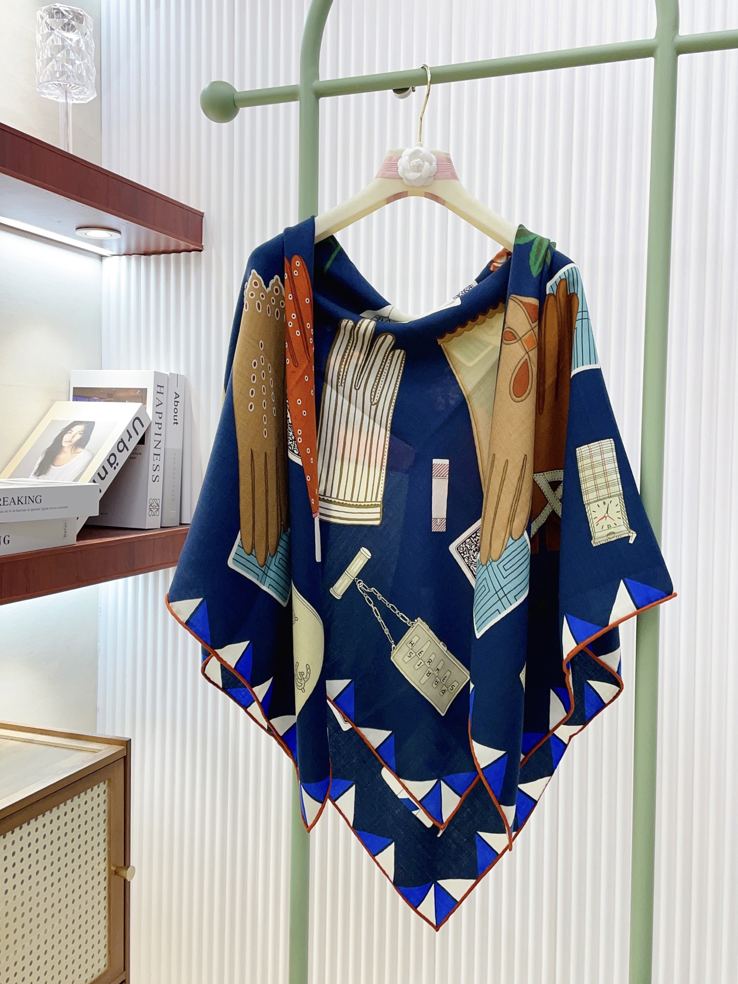 ✨✨【双面同色 丝毛款】H家羊绒新款 买了都说好看‼️推荐💕【手套🧤时光 140】羊绒方巾‼️H家ZG爆