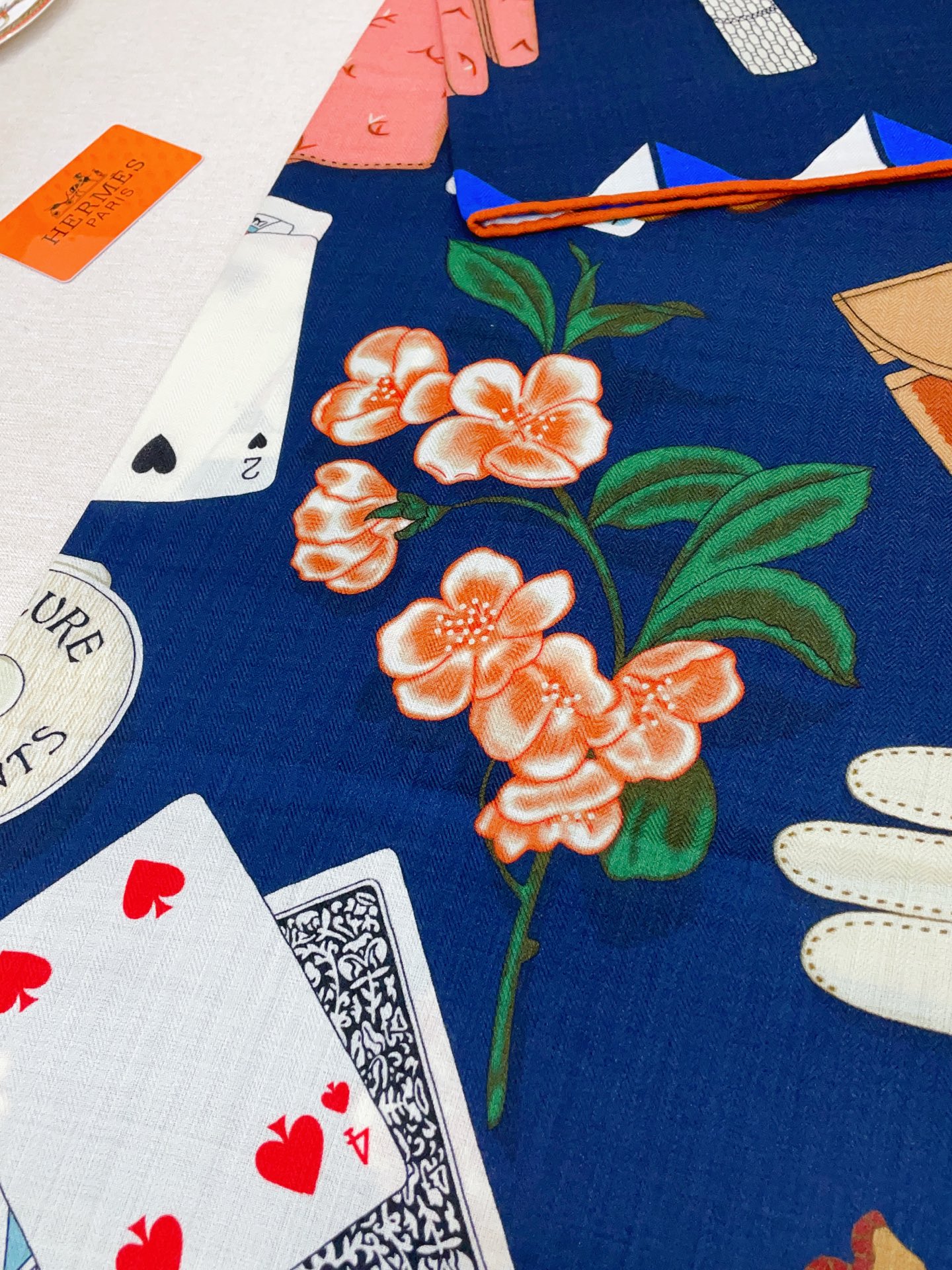 ✨✨【双面同色 丝毛款】H家羊绒新款 买了都说好看‼️推荐💕【手套🧤时光 140】羊绒方巾‼️H家ZG爆