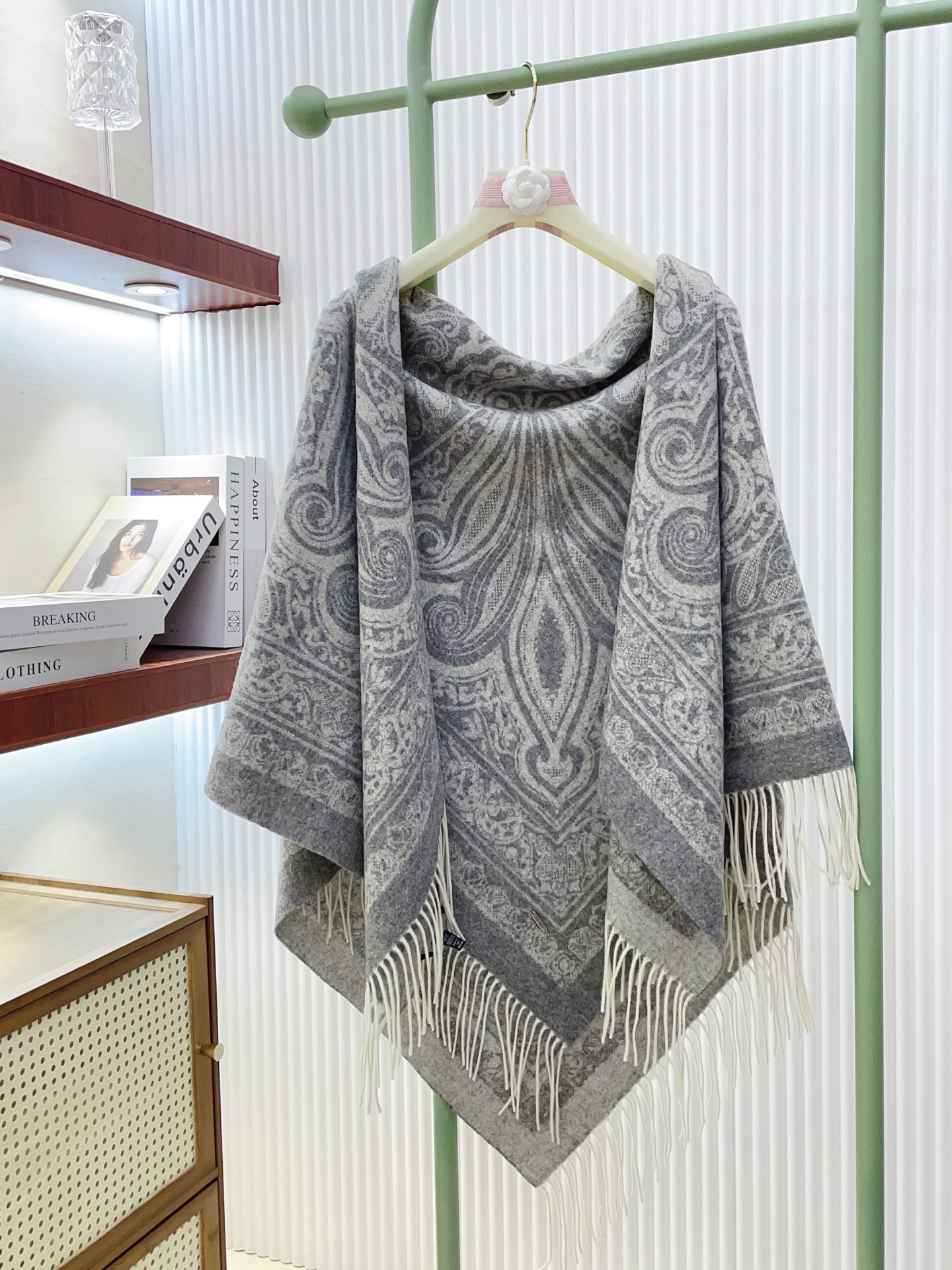 ✨✨LP腰果花毯子 渠道流弊货.识货懂行的最爱.双面提花.一条毯子披肩两面用.时尚爆款必须有他.绝对不能