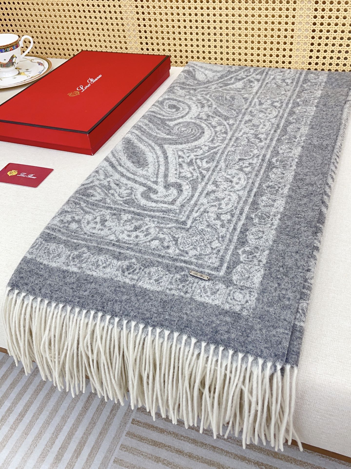 ✨✨LP腰果花毯子 渠道流弊货.识货懂行的最爱.双面提花.一条毯子披肩两面用.时尚爆款必须有他.绝对不能