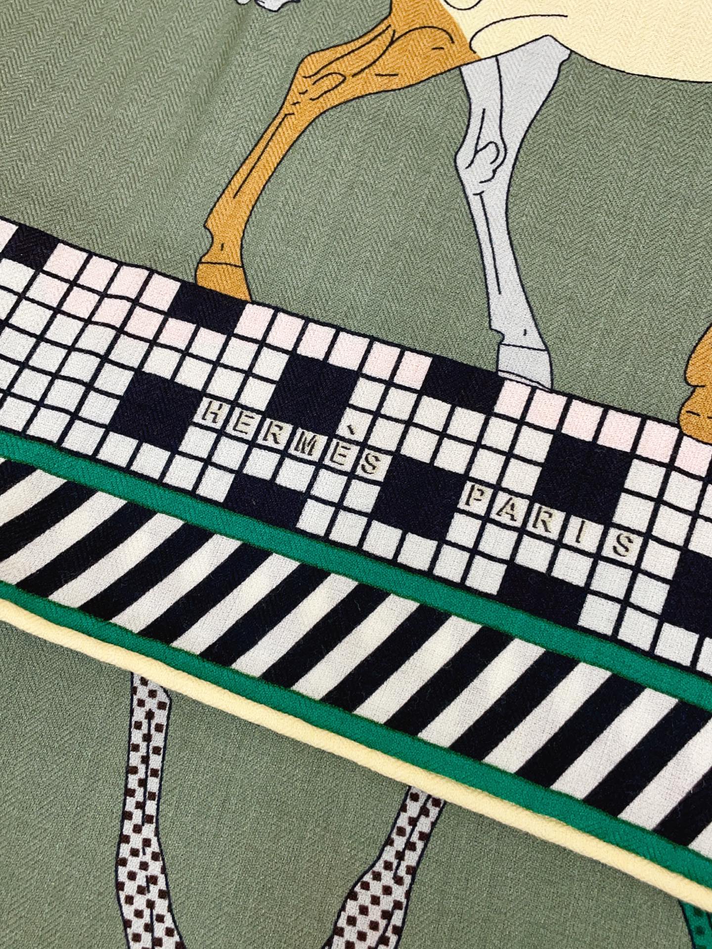 ✨✨5⃣️色品质【双面同色 丝毛款】H家羊绒新款 买了都说好看‼️推荐💕【全速前进 140】羊绒方巾‼️