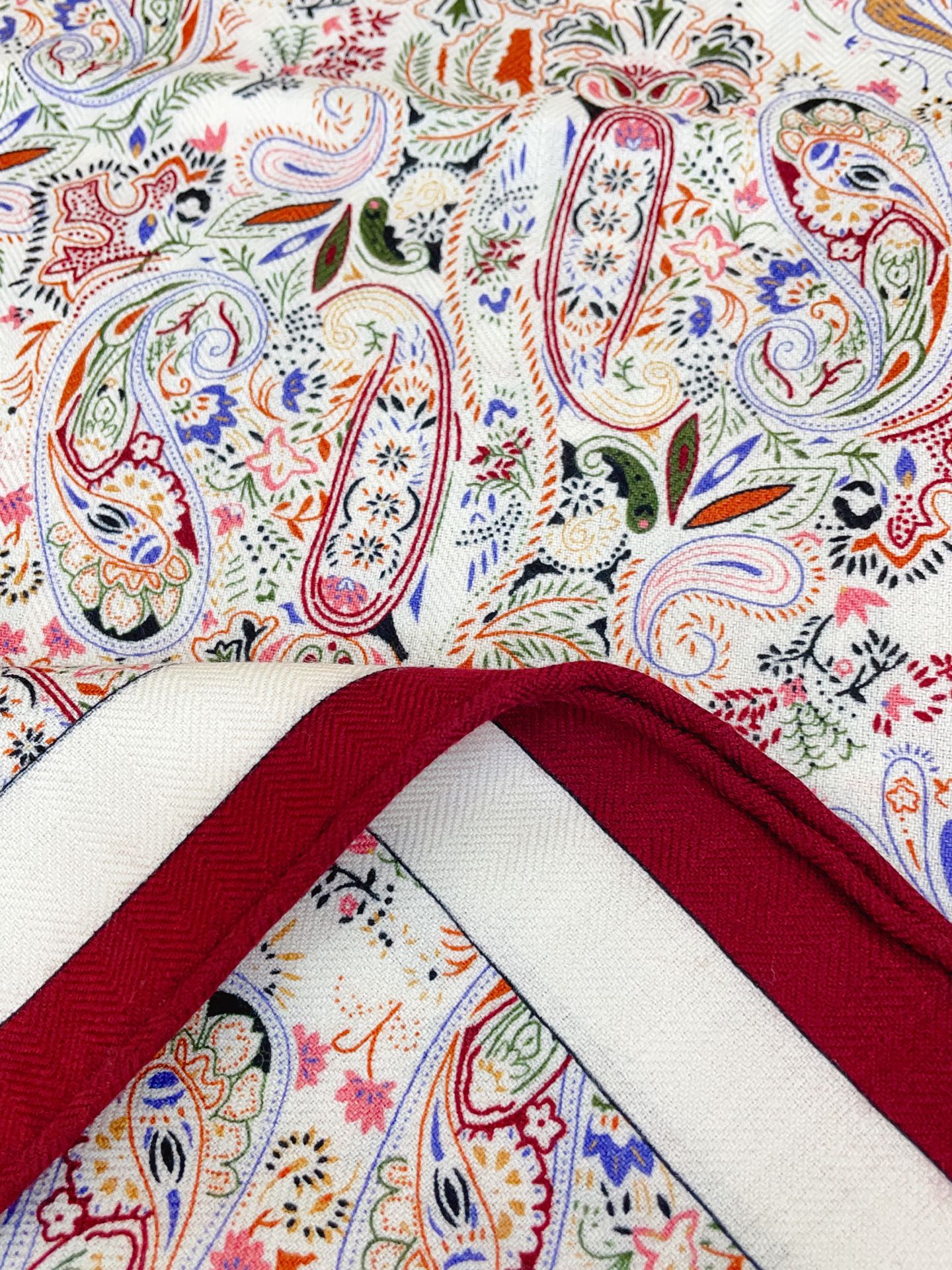 ✨✨【双面同色 丝毛款】LP 羊绒方巾‼️抢‼️VIP推荐 ‼️👍下手一定要快【高端 大爱 ‼️纯羊绒 