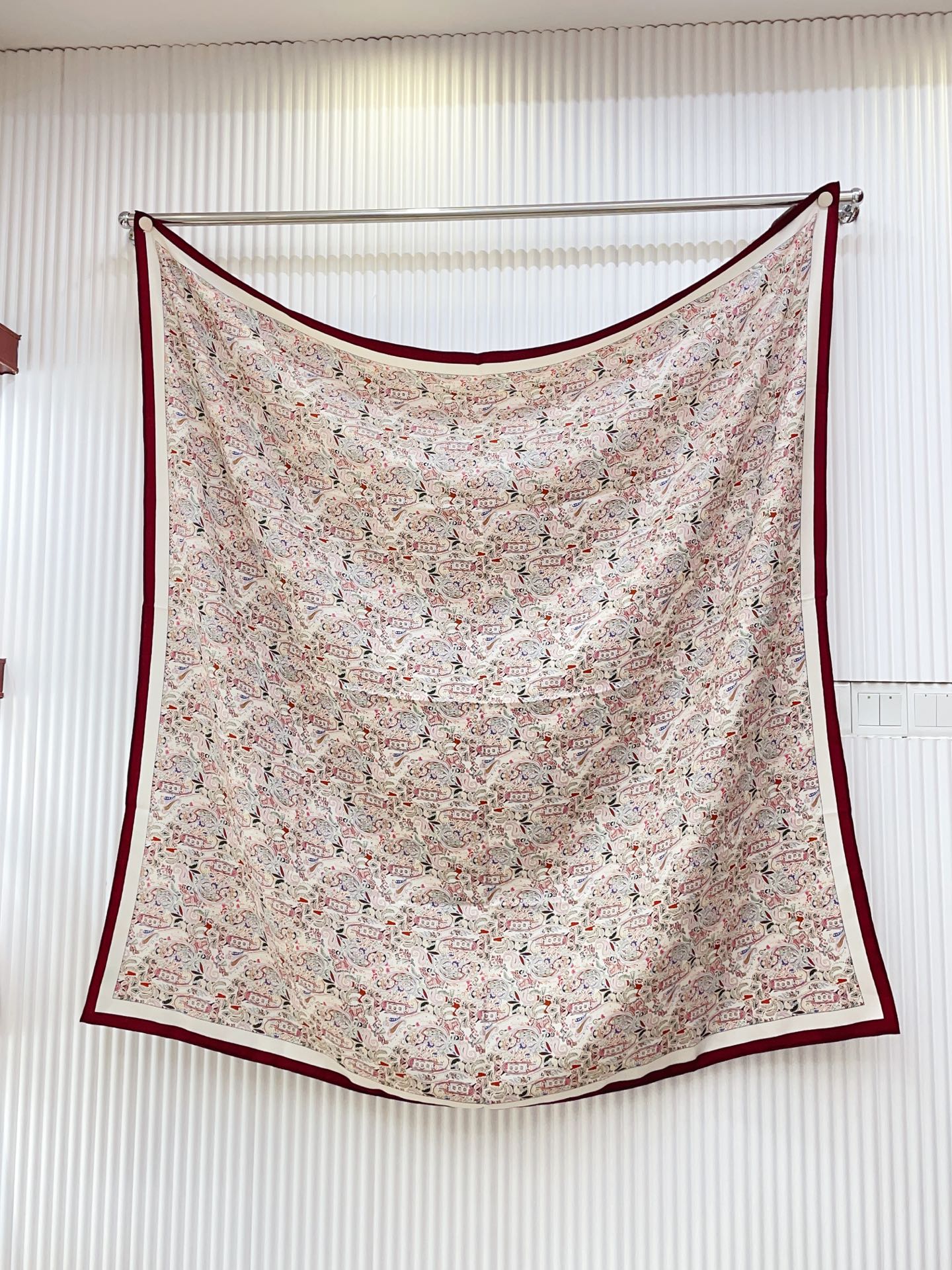 ✨✨【双面同色 丝毛款】LP 羊绒方巾‼️抢‼️VIP推荐 ‼️👍下手一定要快【高端 大爱 ‼️纯羊绒 