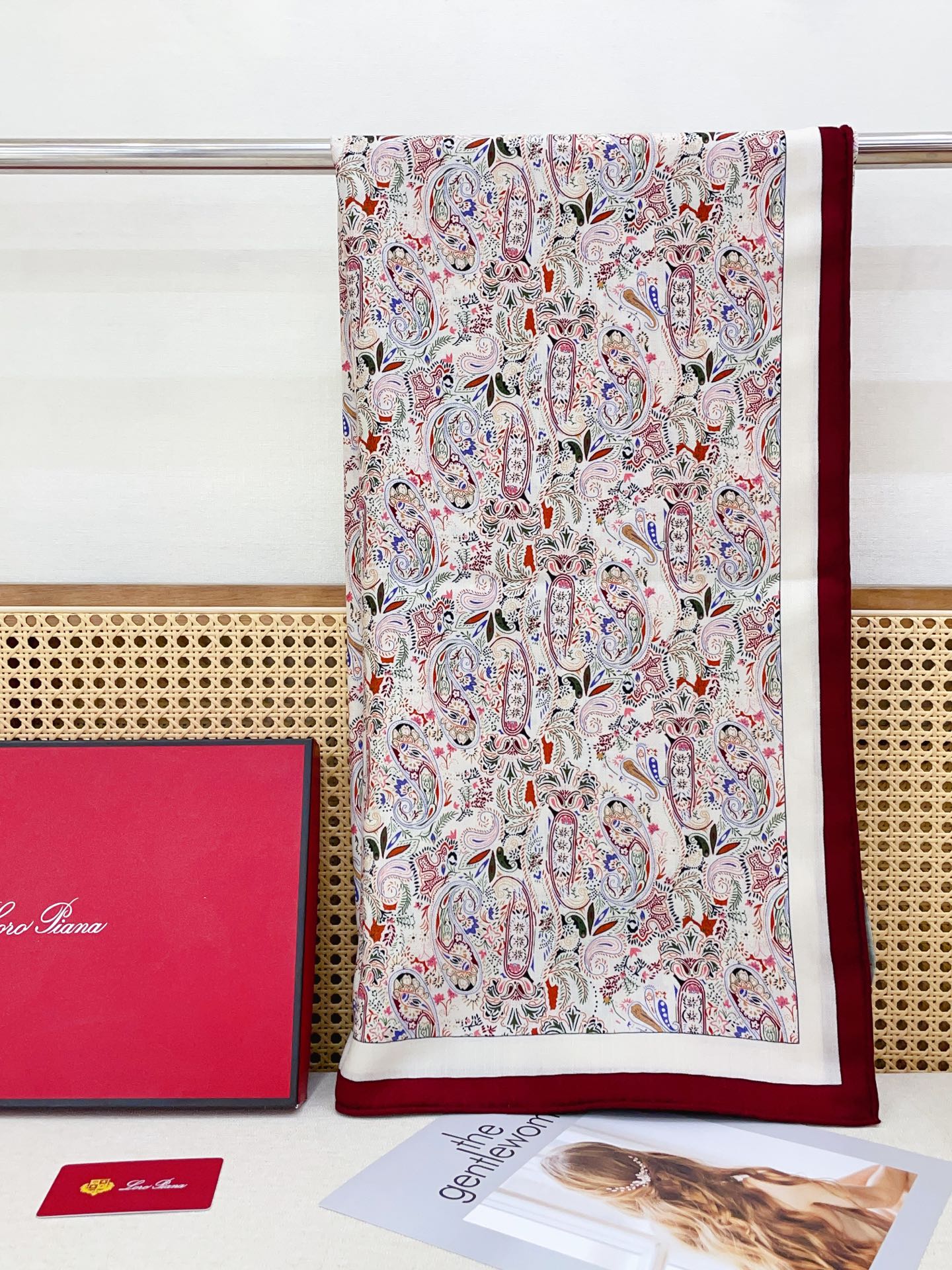 ✨✨【双面同色 丝毛款】LP 羊绒方巾‼️抢‼️VIP推荐 ‼️👍下手一定要快【高端 大爱 ‼️纯羊绒 