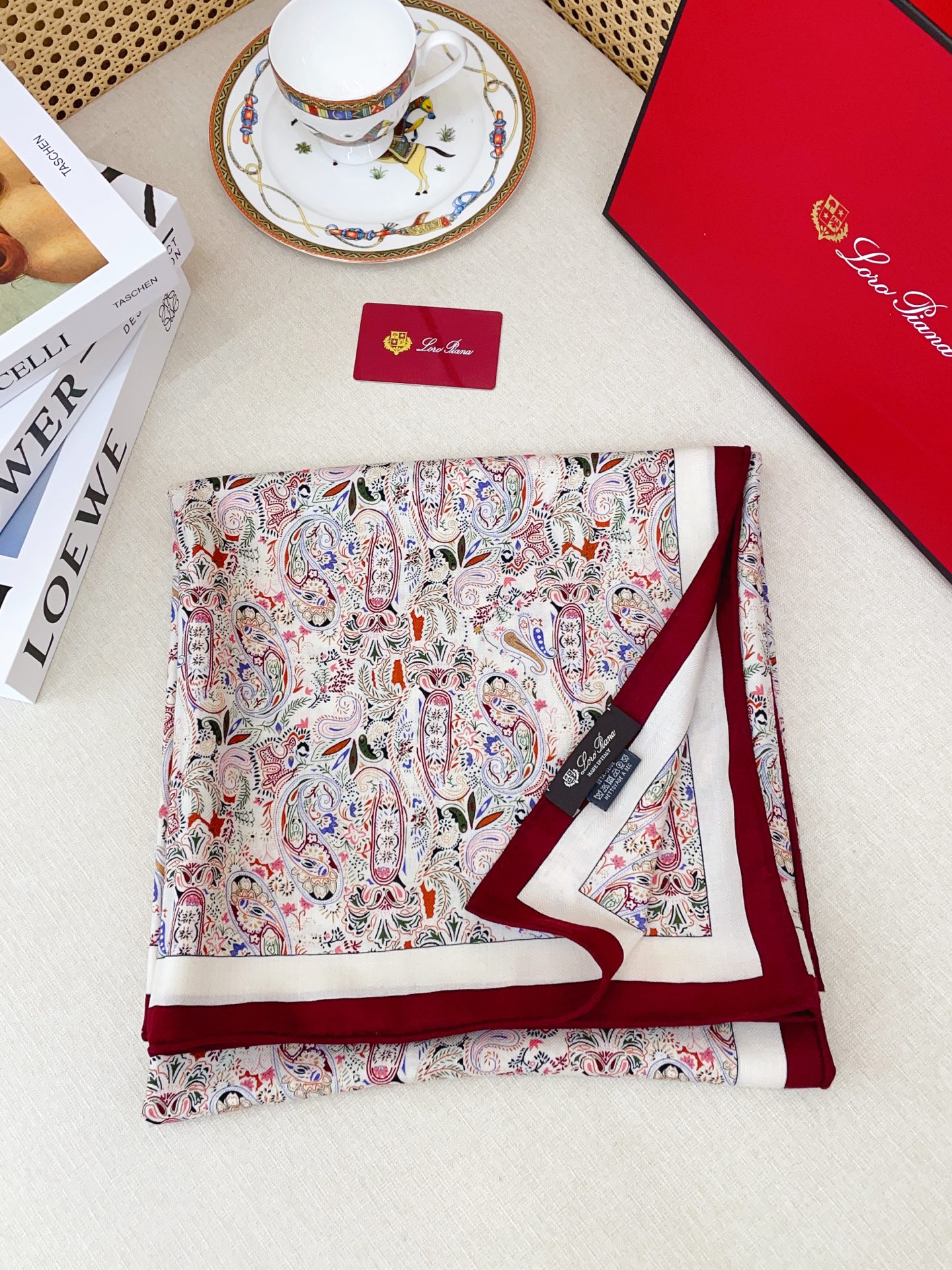 ✨✨【双面同色 丝毛款】LP 羊绒方巾‼️抢‼️VIP推荐 ‼️👍下手一定要快【高端 大爱 ‼️纯羊绒 