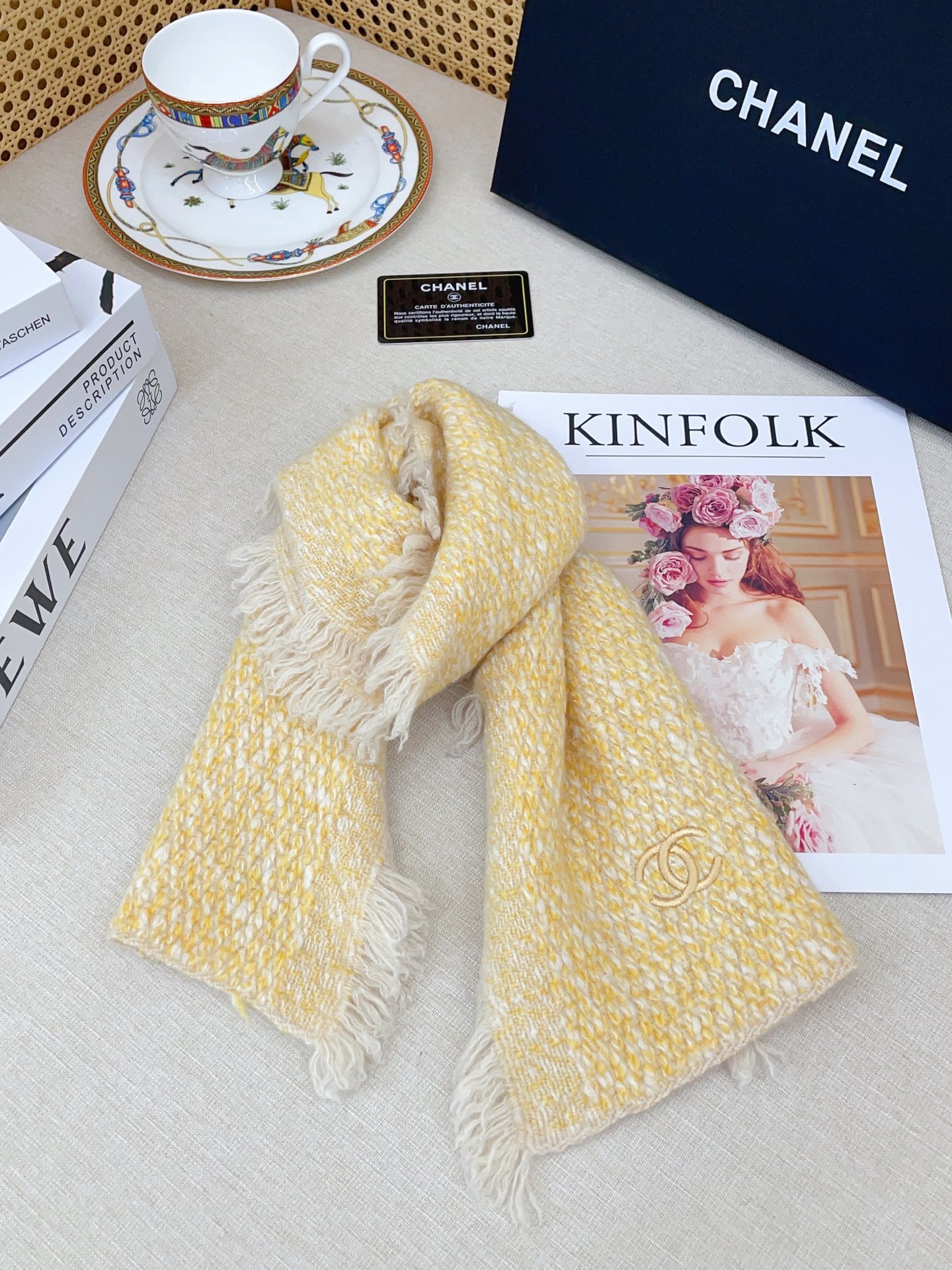 ✨✨【全羊绒款 手感超级好】上新。小香羊绒围巾💥手感好到爆👍品质一流的🎉真正的羊绒精品💥精湛绝伦的刺绣工