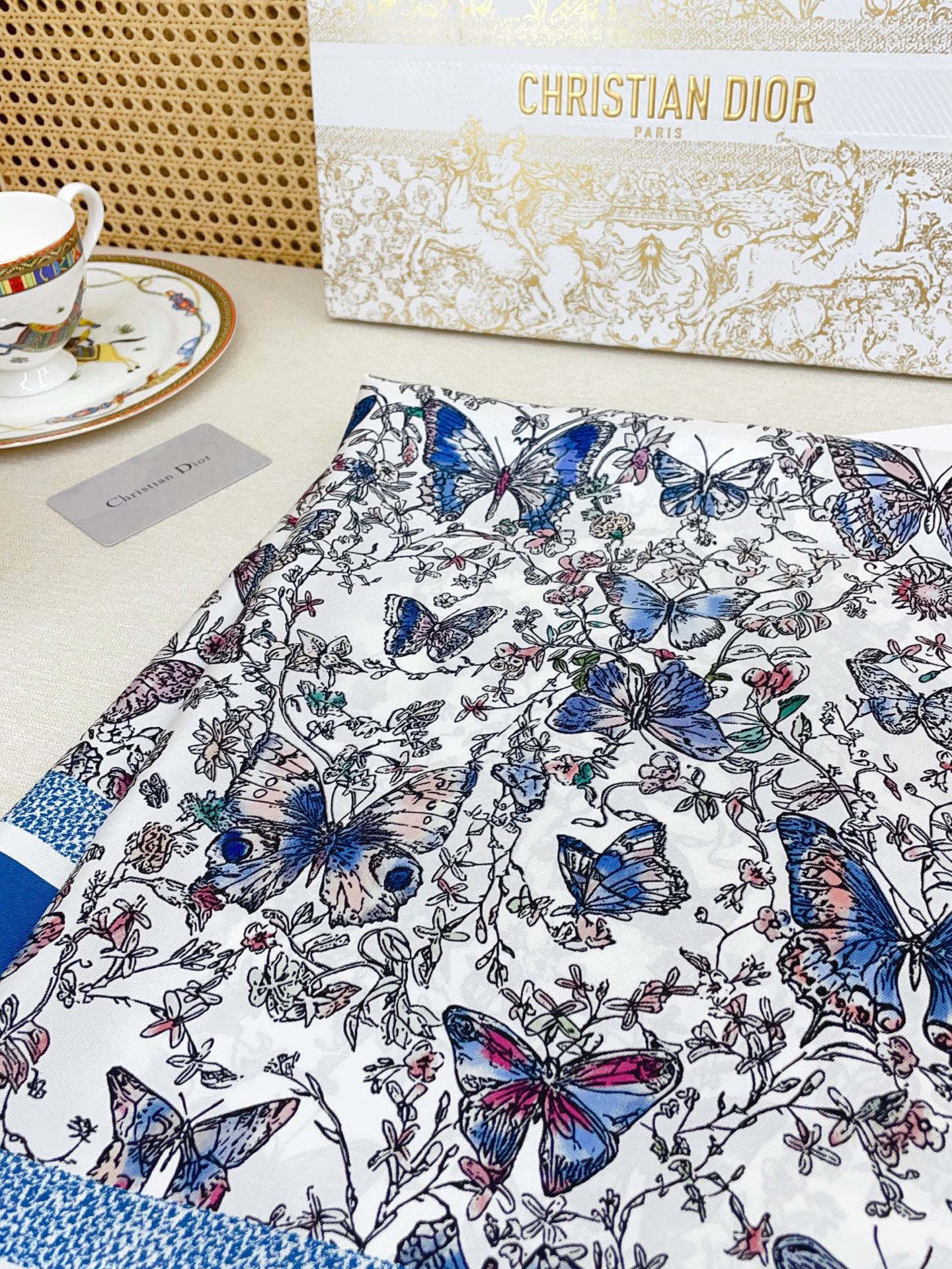 ✨✨【18姆米 双面同色】高级感爆棚❗️CD高级时髦风‼️配色非常考究，图案匠心，上身简直美得太惊艳了❤