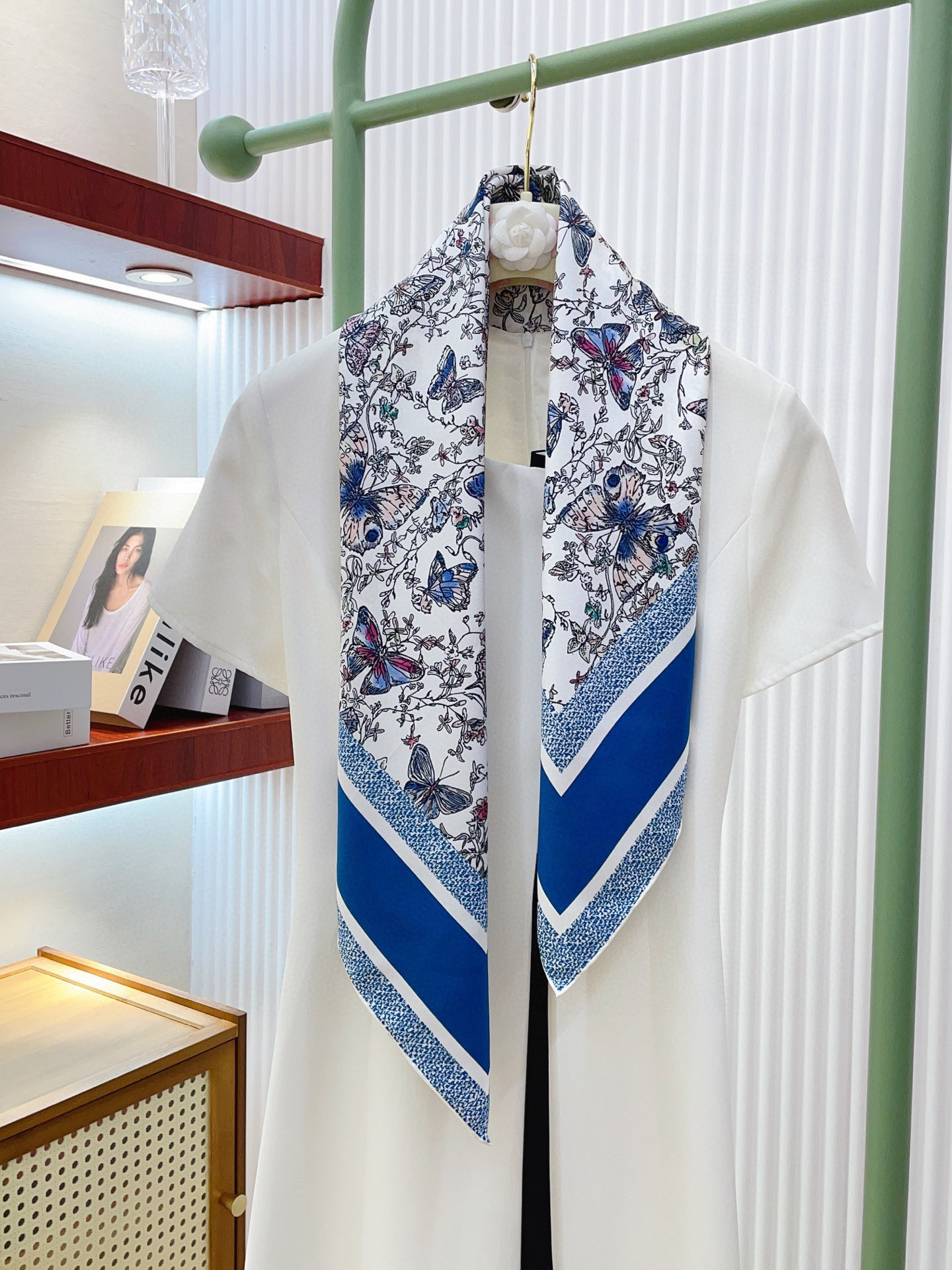 ✨✨【18姆米 双面同色】高级感爆棚❗️CD高级时髦风‼️配色非常考究，图案匠心，上身简直美得太惊艳了❤