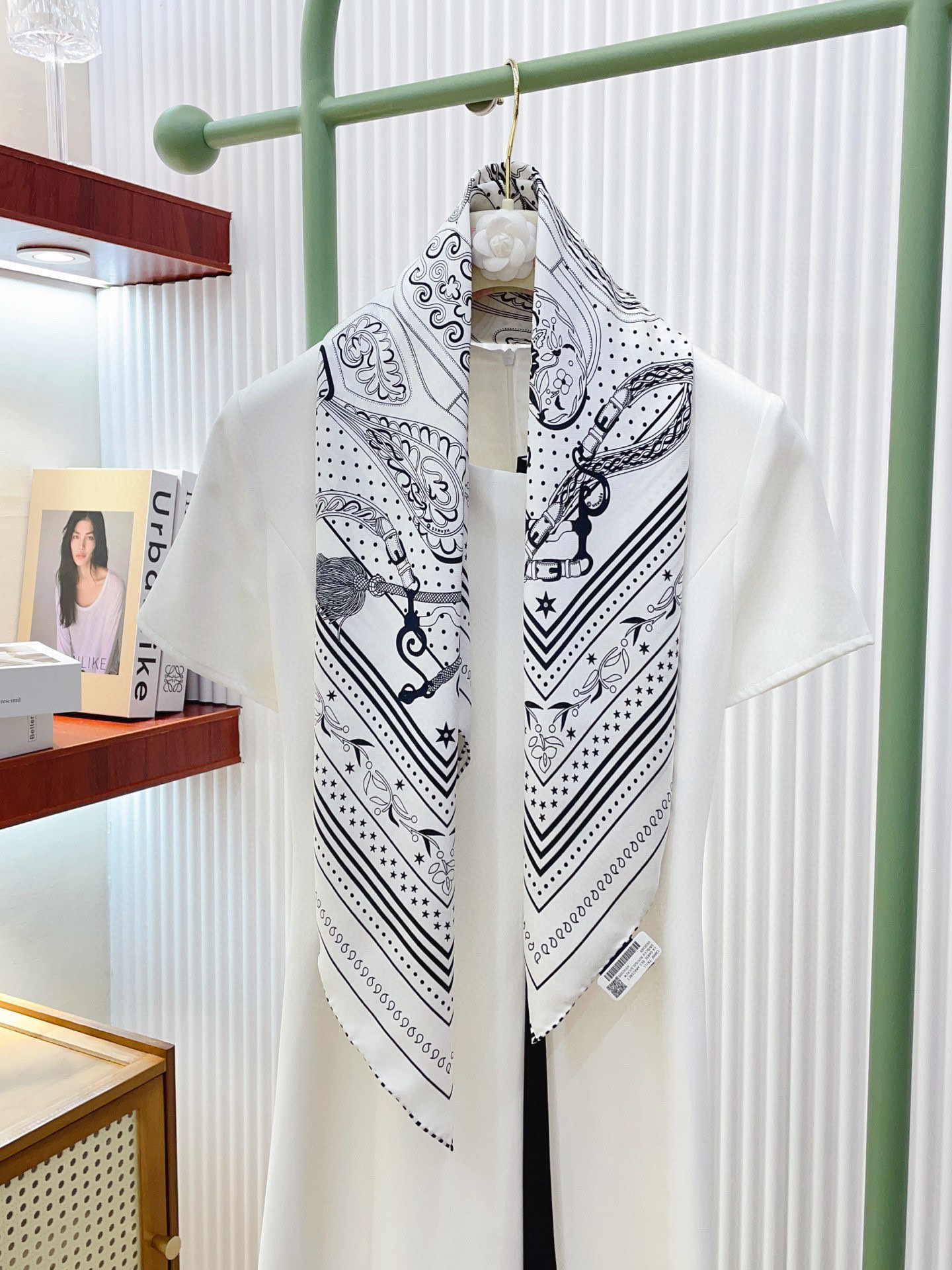 ✨✨【18姆米 双面同色】H**S真丝新款🆕👏👏买了都说好看‼️推荐💕【亚马逊的节日 90】真丝方巾，顶