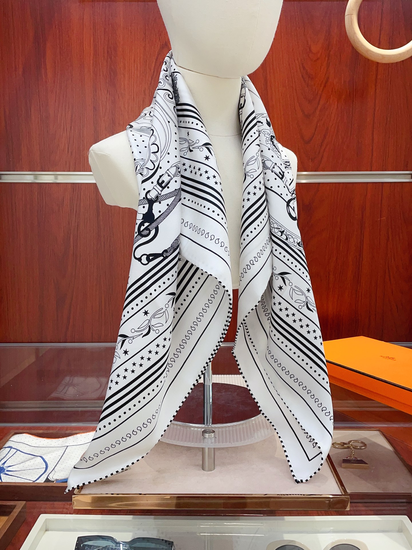 ✨✨【18姆米 双面同色】H**S真丝新款🆕👏👏买了都说好看‼️推荐💕【亚马逊的节日 90】真丝方巾，顶