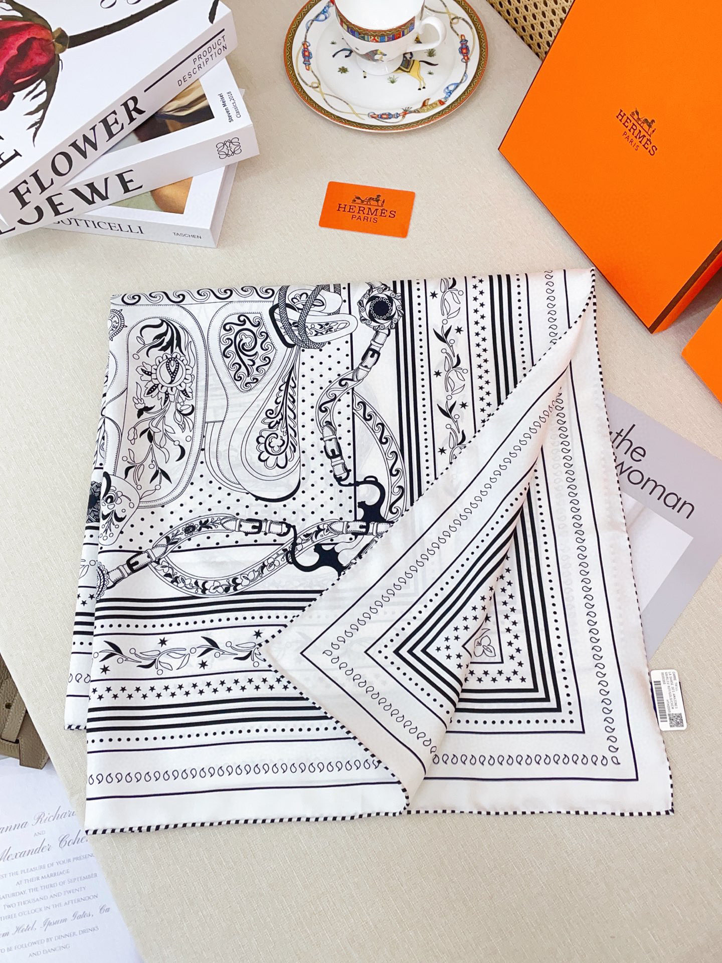 ✨✨【18姆米 双面同色】H**S真丝新款🆕👏👏买了都说好看‼️推荐💕【亚马逊的节日 90】真丝方巾，顶