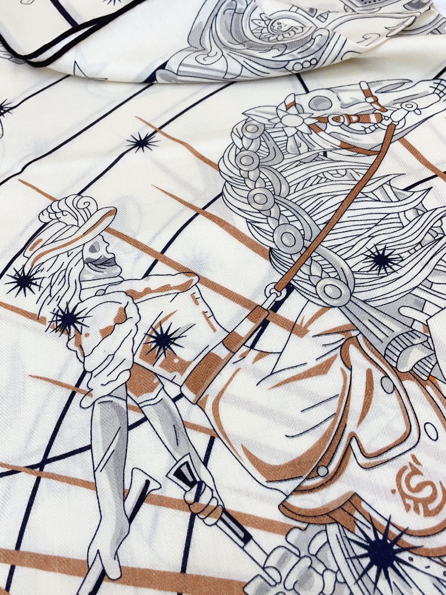 ✨✨【双面同色 丝毛款】H家羊绒新款 买了都说好看‼️推荐💕【星辰合唱团 140】羊绒方巾‼️H家ZG爆