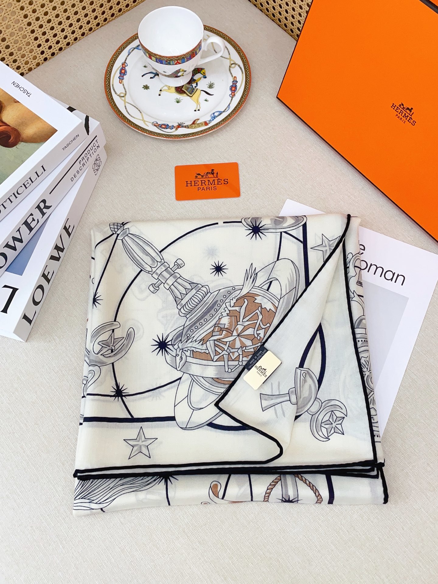 ✨✨【双面同色 丝毛款】H家羊绒新款 买了都说好看‼️推荐💕【星辰合唱团 140】羊绒方巾‼️H家ZG爆