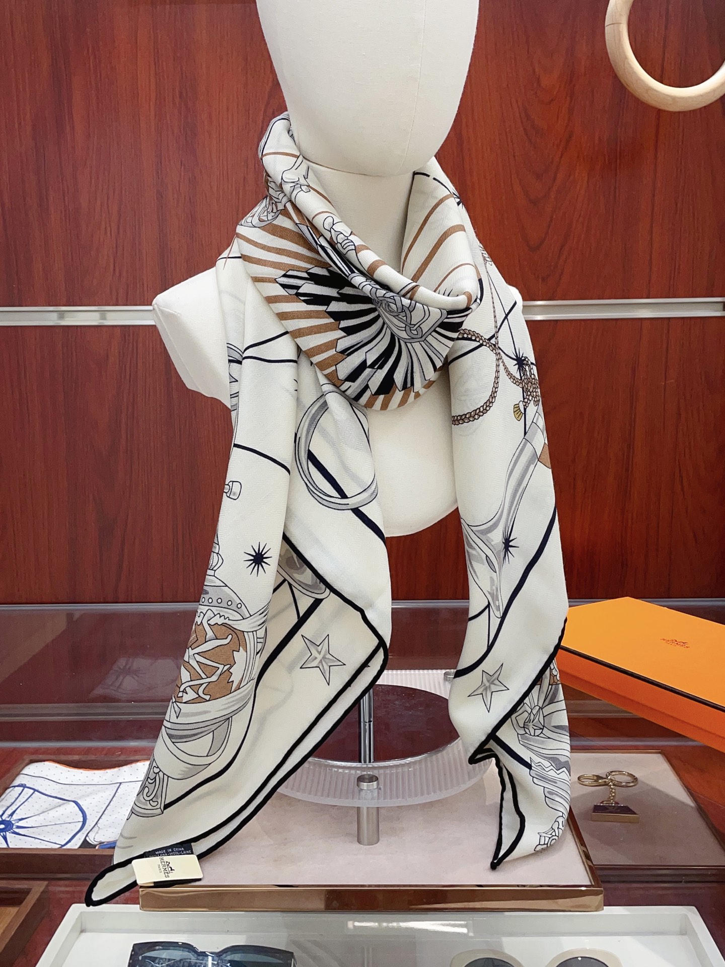 ✨✨【双面同色 丝毛款】H家羊绒新款 买了都说好看‼️推荐💕【星辰合唱团 140】羊绒方巾‼️H家ZG爆