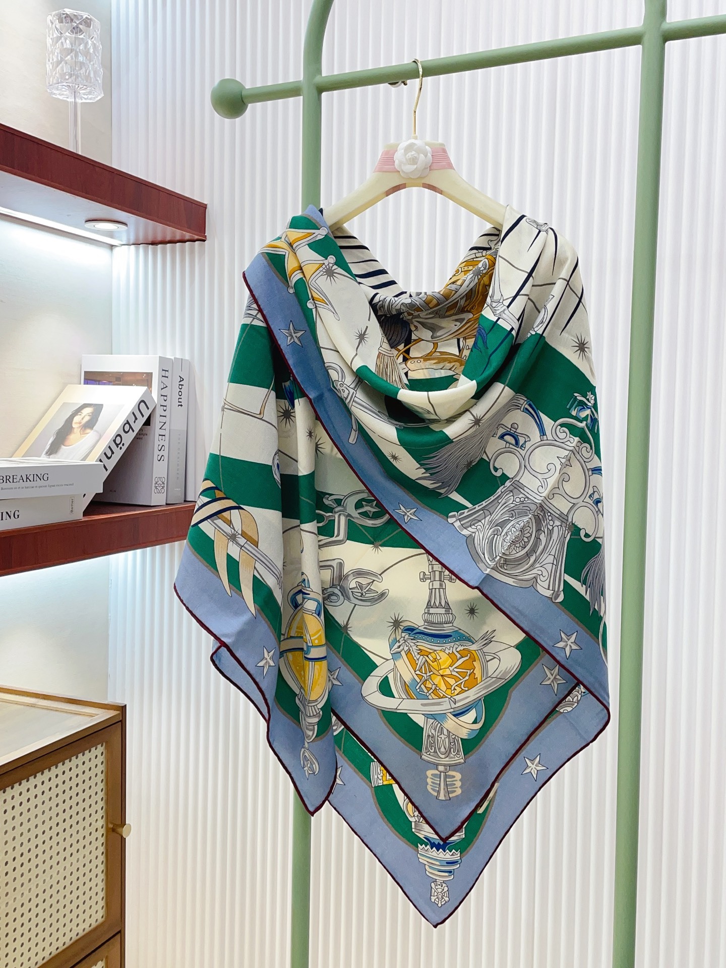 ✨✨【双面同色 丝毛款】H家羊绒新款 买了都说好看‼️推荐💕【星辰合唱团 140】羊绒方巾‼️H家ZG爆